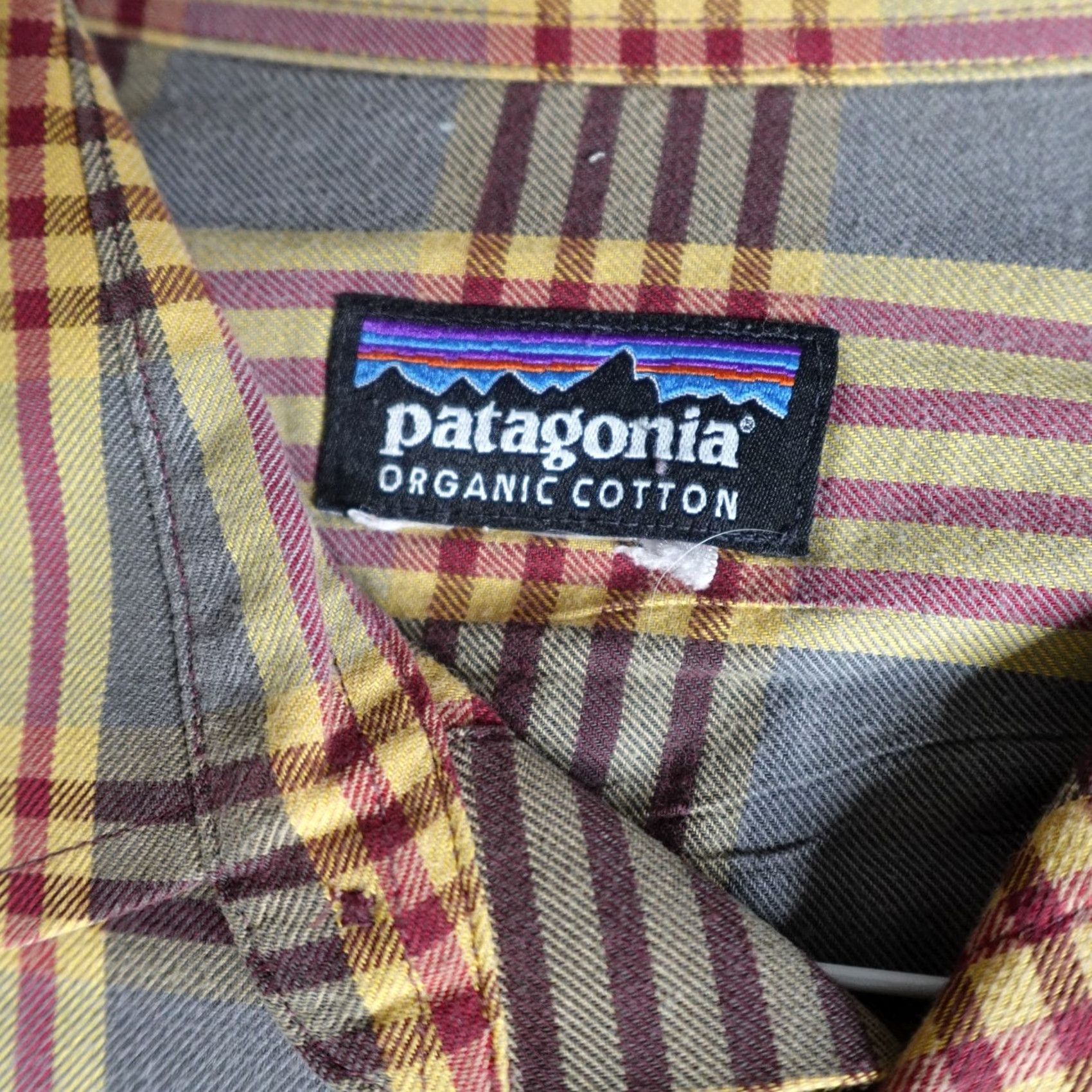 Patagonia Patagonia Shirt Large Beige Gray Plaid Flannel Shirt Mens L Beige Patagonia Shirt Shirt Casual Travel Size US L / EU 52-54 / 3 - 2 Thumbnail