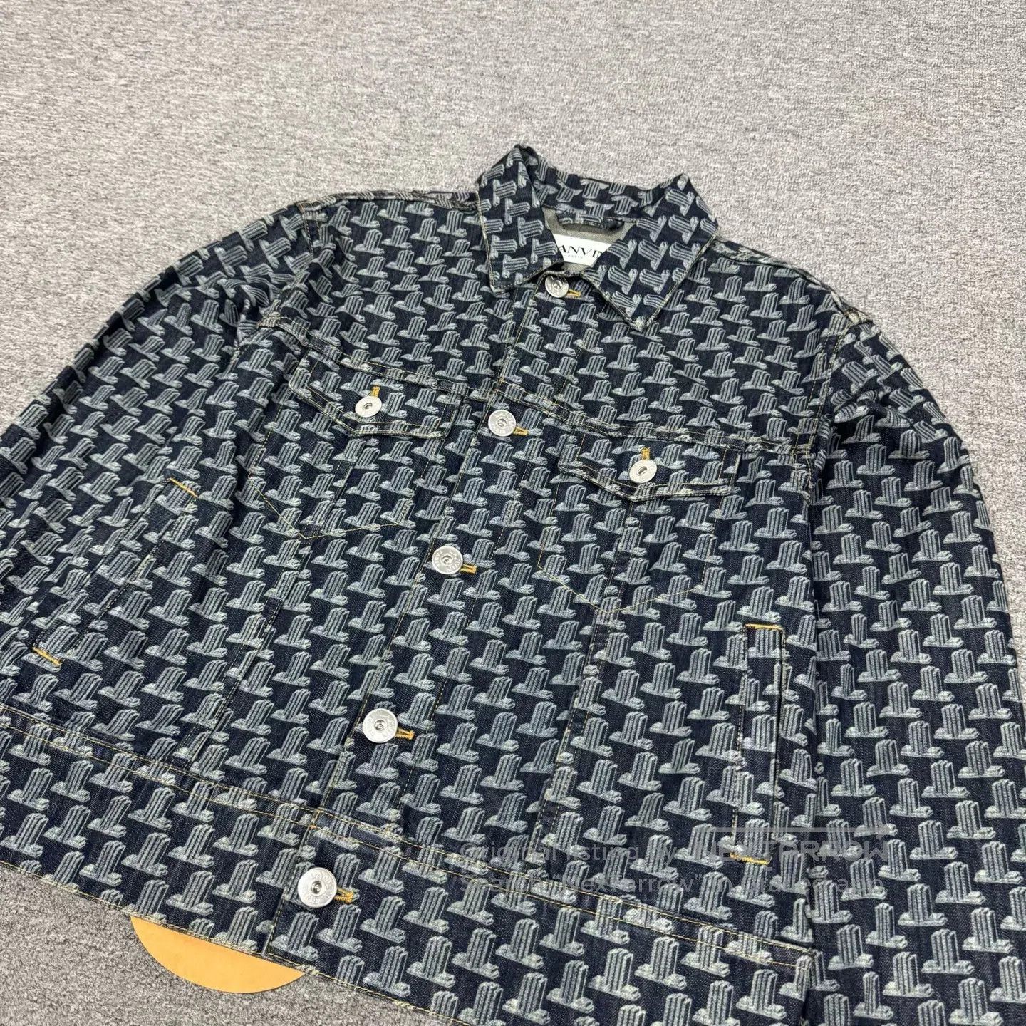 Lanvin Lanvin Full-print old-style design; lapel with single butt Size US L / EU 52-54 / 3 - 3 Thumbnail