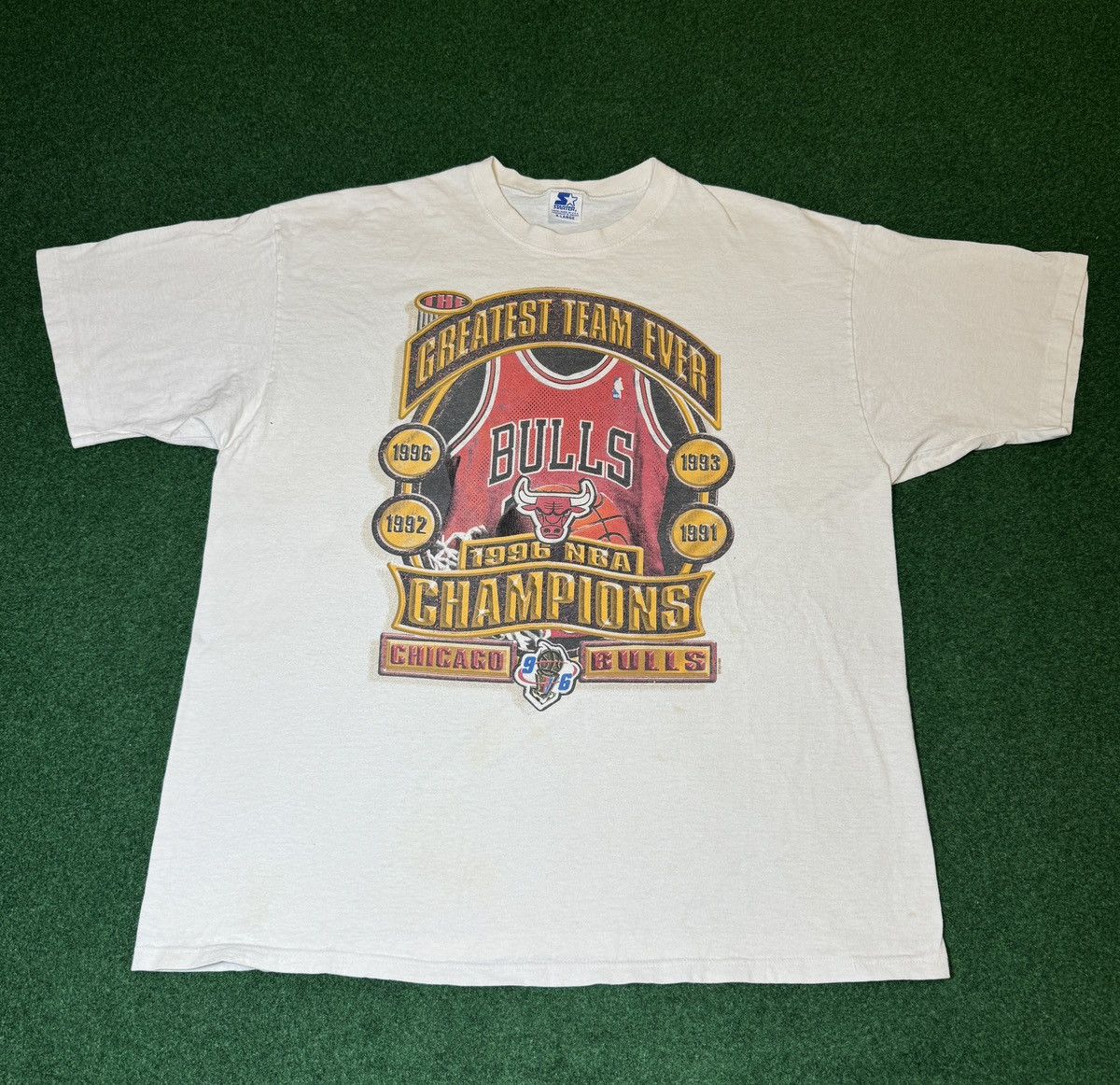 Starter × Vintage Vintage 90s Chicago Bulls 1996 NBA Champions Starter T Shirt Size US XL / EU 56 / 4 - 1 Thumbnail