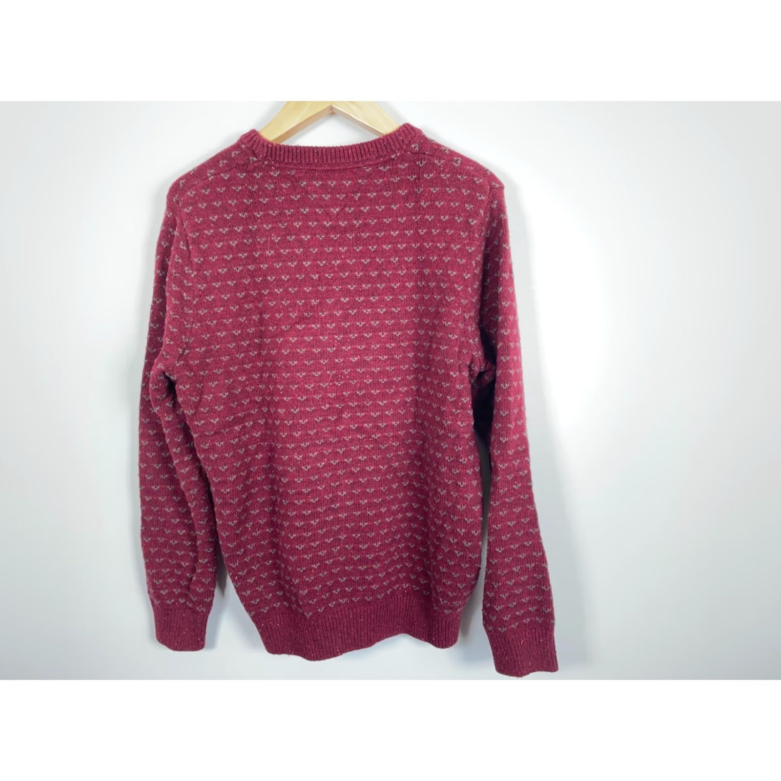 Tommy Hilfiger VINTAGE Tommy Hilfiger Sweater Men's Large Dark Red Birdseye Pattern Wool Blend Chunky Knit Crewneck Size US L / EU 52-54 / 3 - 2 Thumbnail
