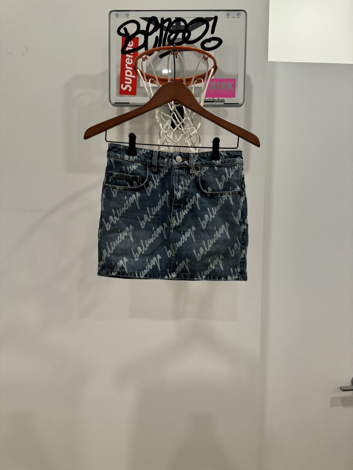 Balenciaga Balenciaga Logo Mini Skirt Size US 27 - 1 Thumbnail