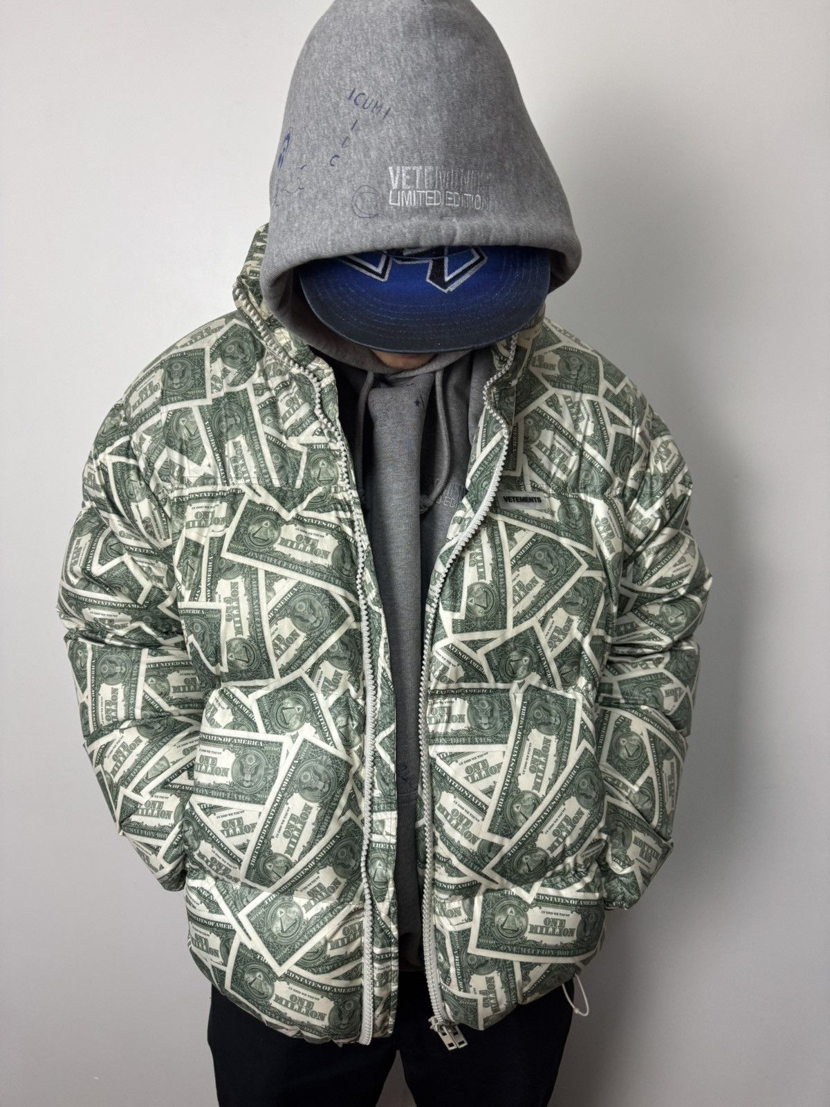 Vetements Vetements Million Dollar Print Down Puffer Jacket Luxury Size US S / EU 44-46 / 1 - 2 Thumbnail
