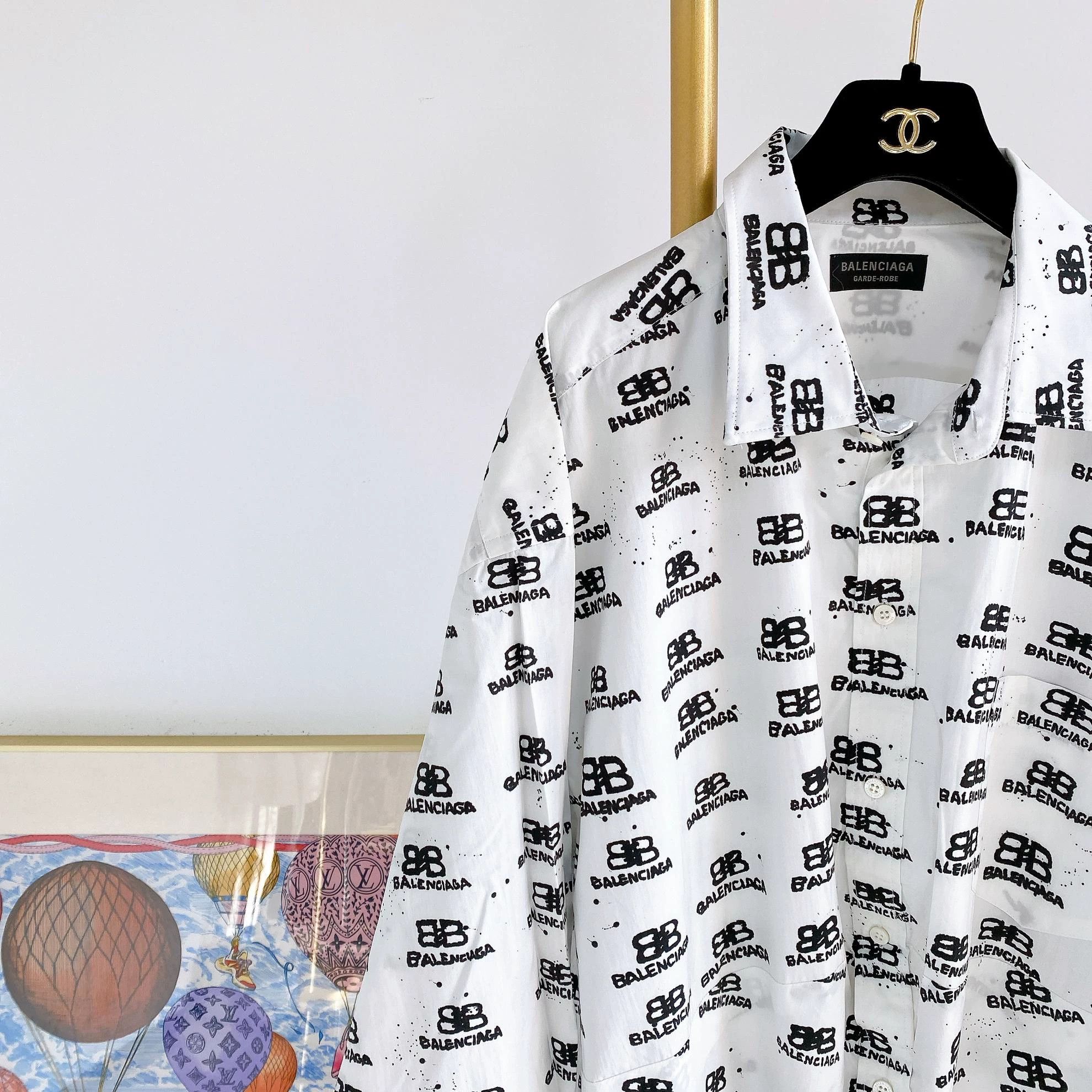 Balenciaga Balenciaga White Full Logo Shirt 48 Size US M / EU 48-50 / 2 - 3 Thumbnail