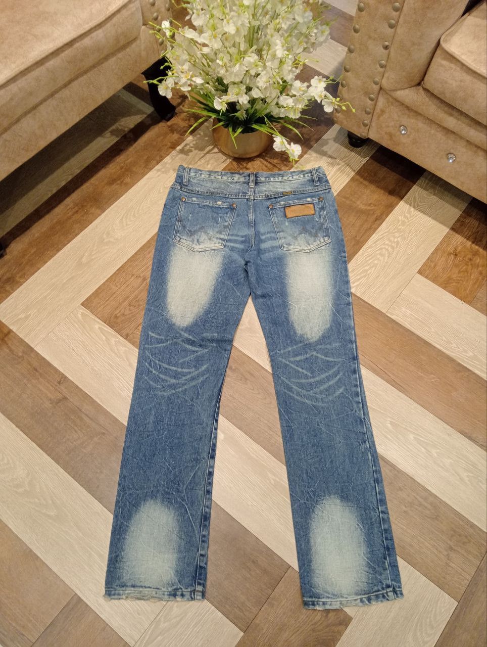 Wrangler VINTAGE WRANGLER DISTRESSED LOOK JEANS - SIZE 33 Size US 33 - 12 Thumbnail