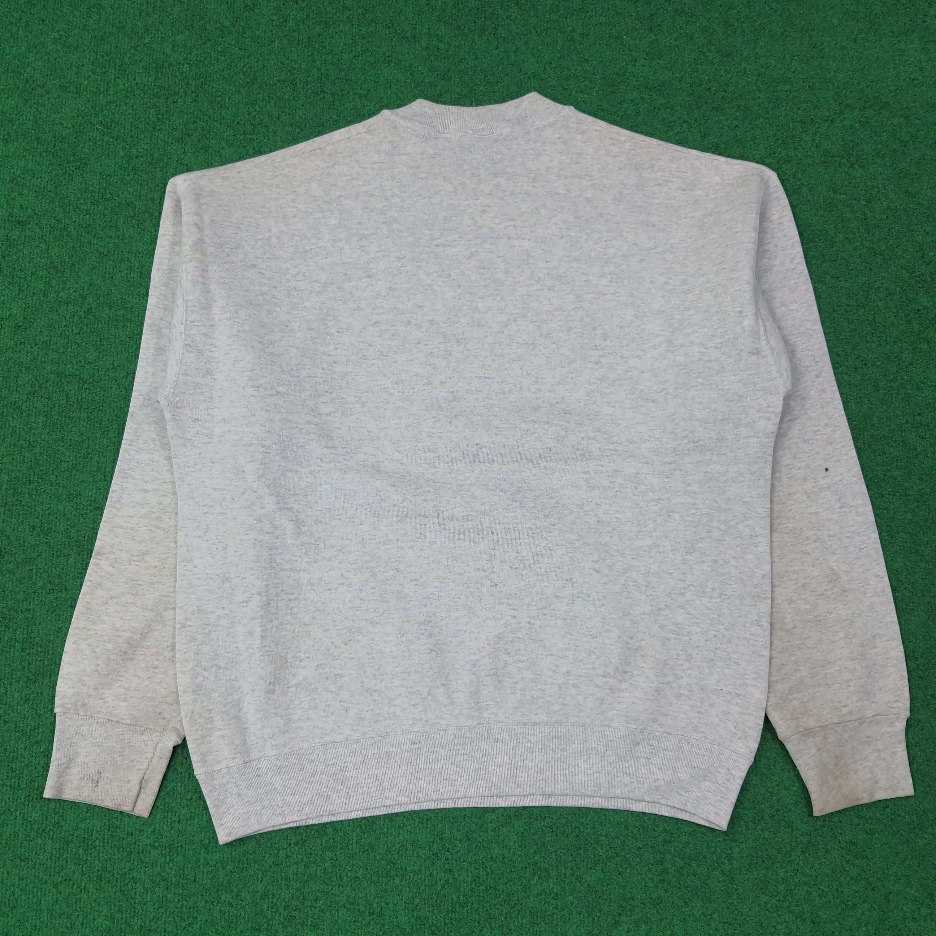 Fruit Of The Loom Vintage Brother Martin Football NFL Sweatshirt C266N26 Size US L / EU 52-54 / 3 - 3 Thumbnail