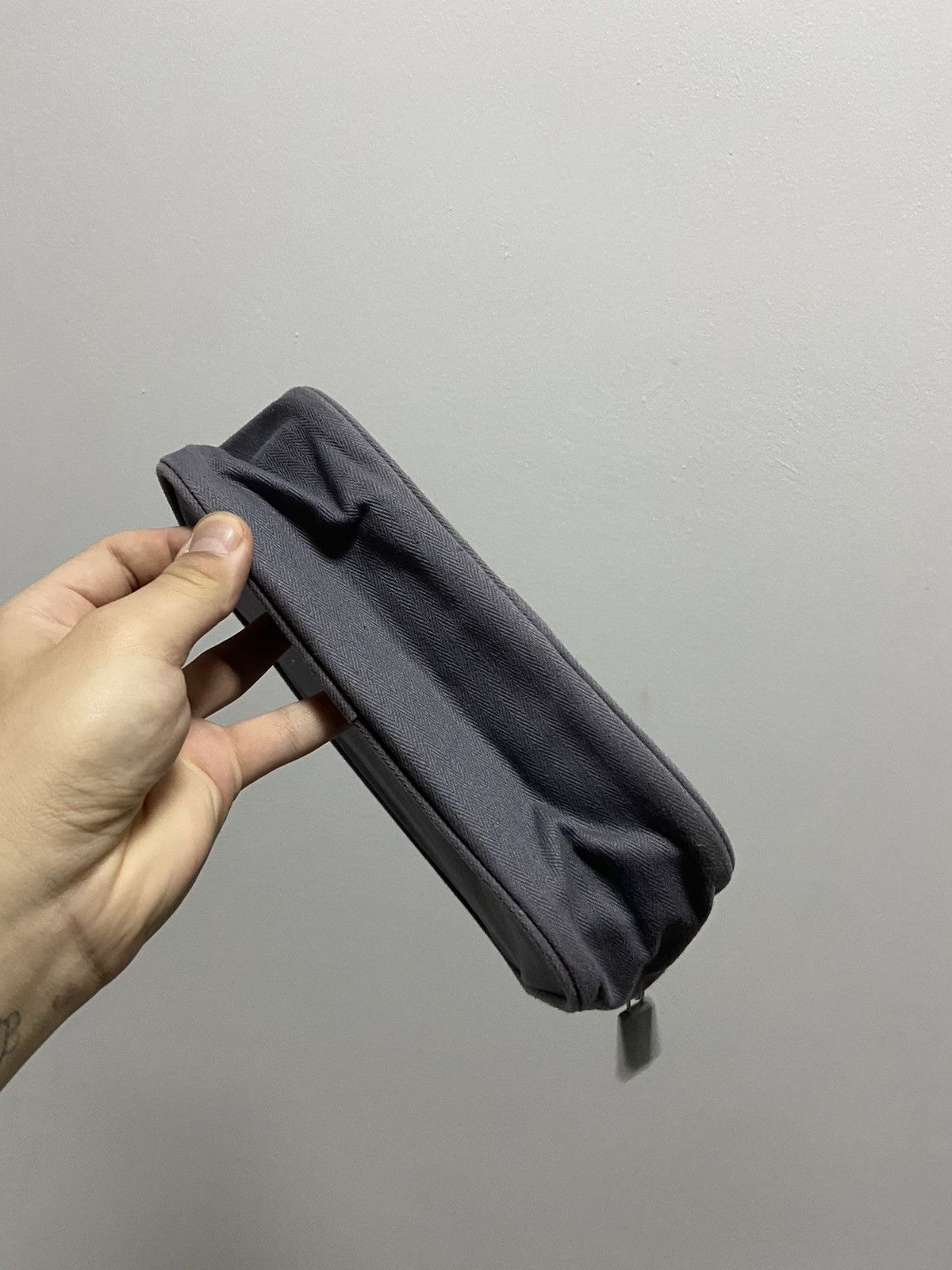 Issey Miyake × Vintage Issey miyake pouch small logo bag zip vintage Size ONE SIZE - 5 Thumbnail