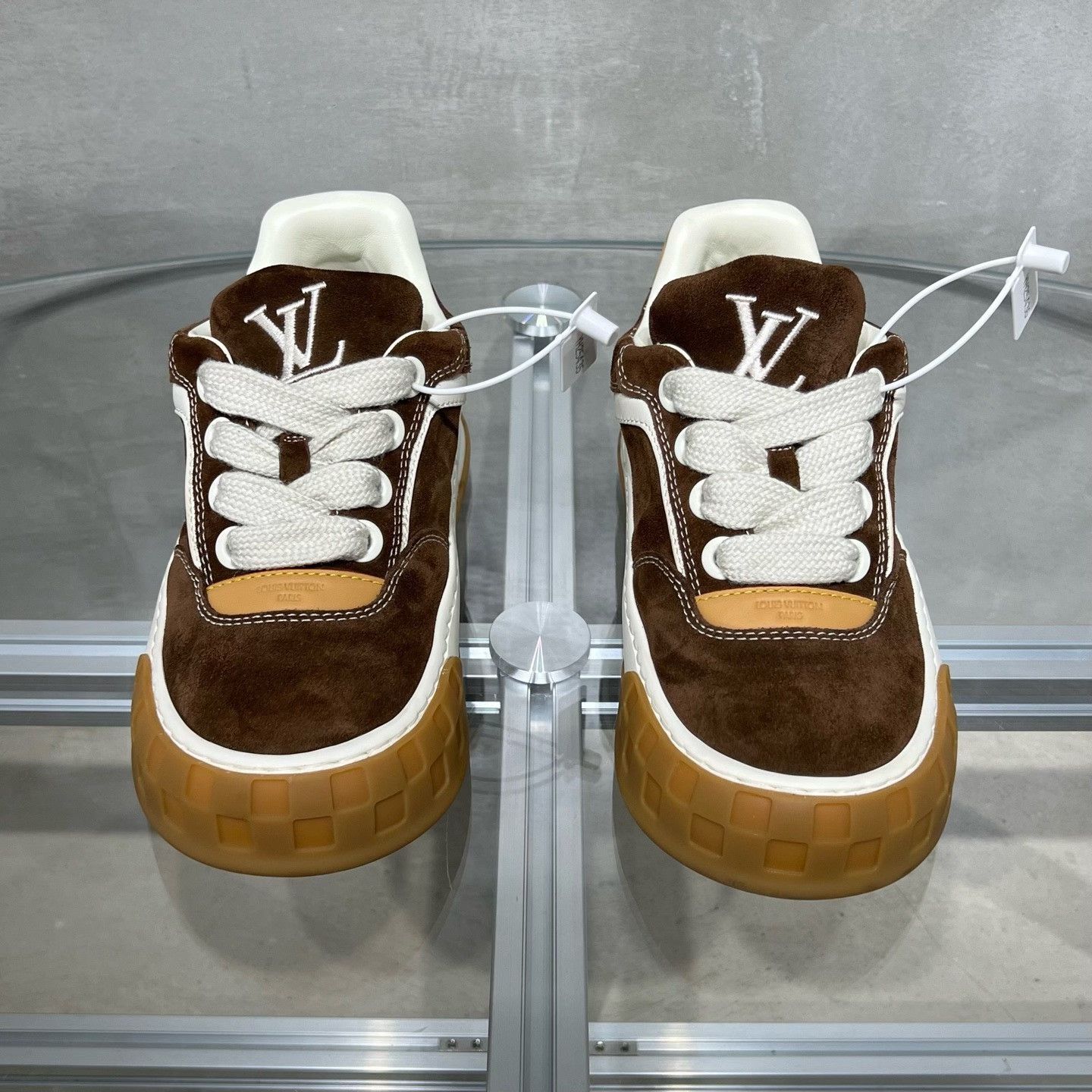 Louis Vuitton Louis Vuitton Brown Lowtop Sneakers 7 Men Size US 7 / EU 40 - 1 Thumbnail