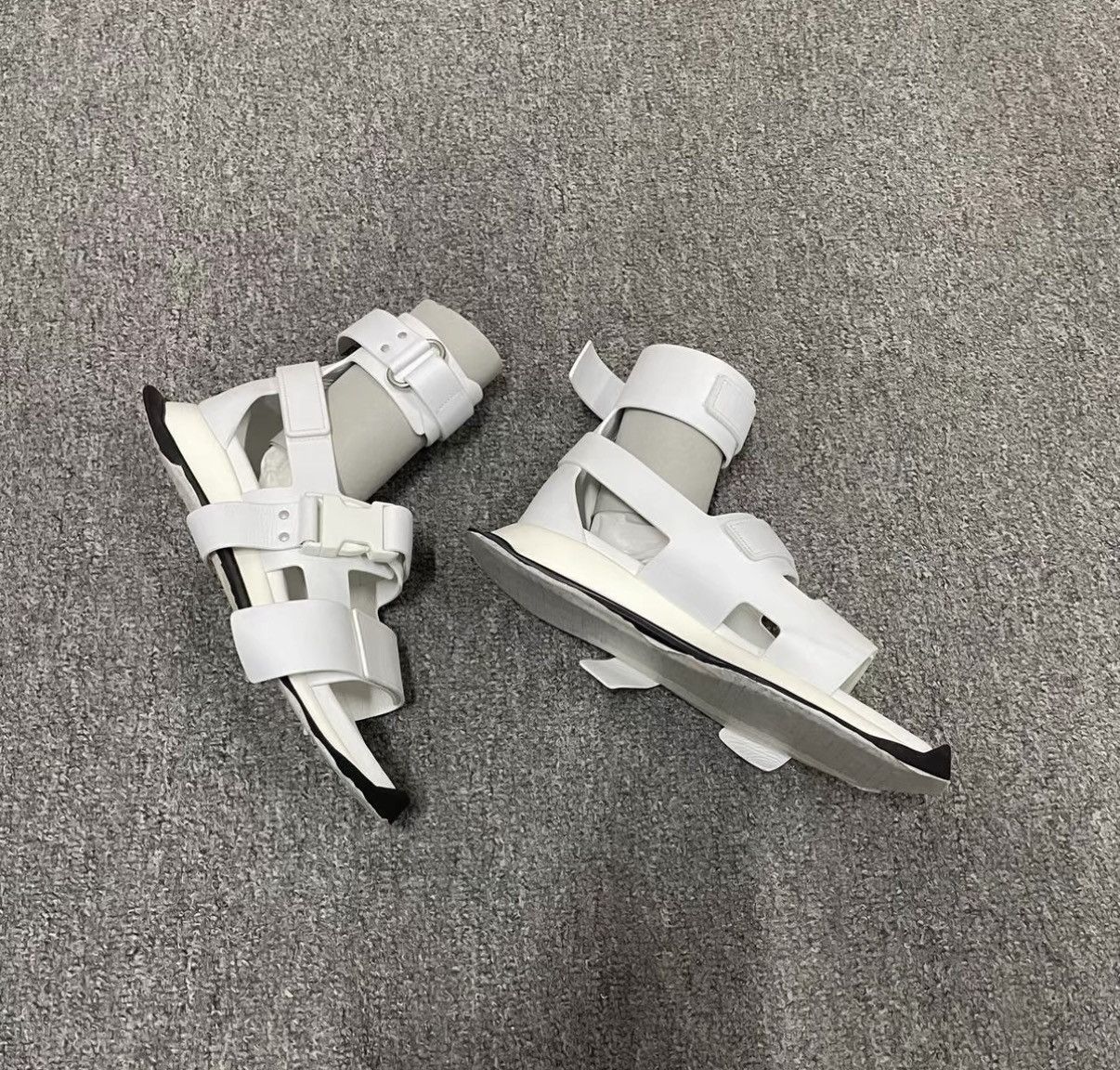 Rick Owens Rick Owens White Sandals J41 Size US 8.5 / EU 41-42 - 4 Thumbnail