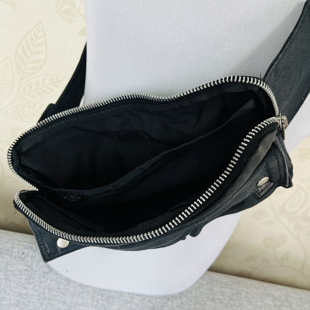 Porter × Vintage Distressed PORTER Cross Body Canvas Bag Size ONE SIZE - 13 Thumbnail