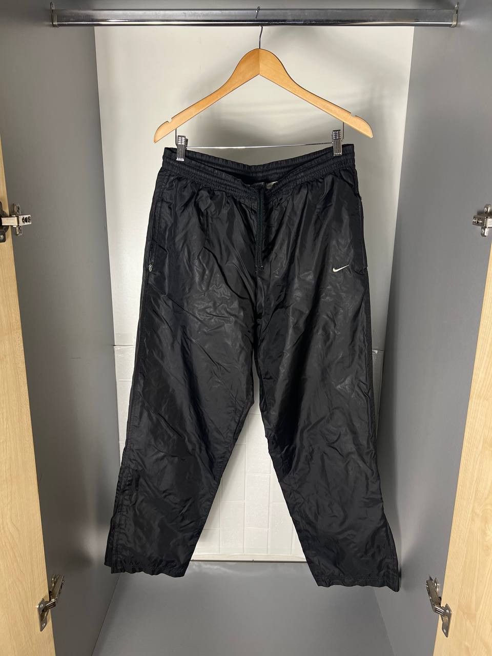 Nike VINTAGE NIKE NYLON RETRO SWEATPANTS DRILL SWOOSH Y2K 90s Size US 32 / EU 48 - 1 Thumbnail