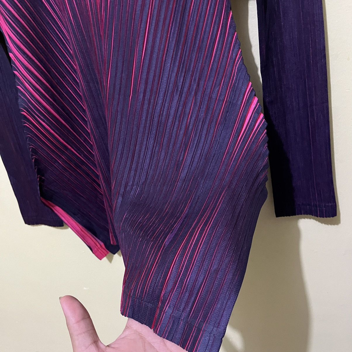Pleats Please Issey Miyake PLEATS PLEASE ISSEY MIYAKE - ALT BLINKS GRADIENT L/S Size M / US 6-8 / IT 42-44 - 4 Thumbnail