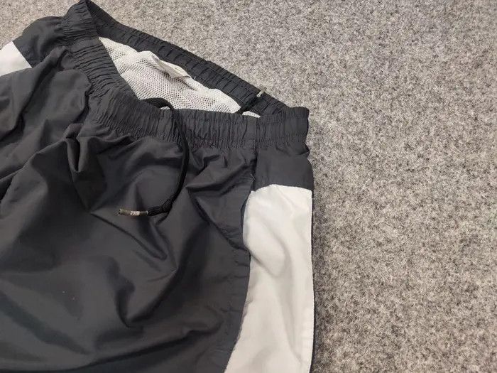 Nike Vintage 90's Nike swoosh Gray Shorts nylon casual Y2K Style Size US 34 / EU 50 - 6 Thumbnail