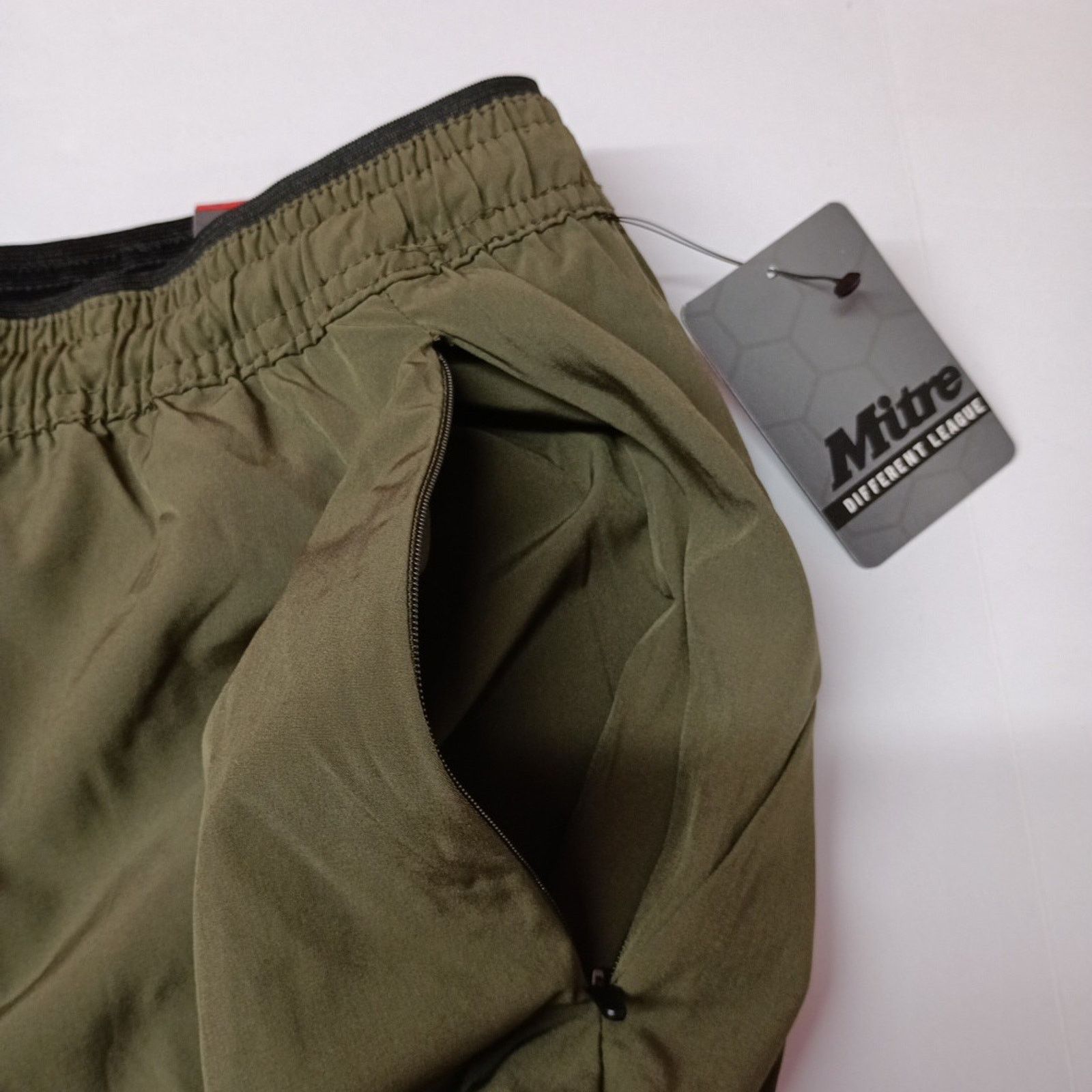 Other Mitre Men’s XL Elastic Waist Green Shorts With 5” Inseam NWT Size US 36 / EU 52 - 2 Thumbnail