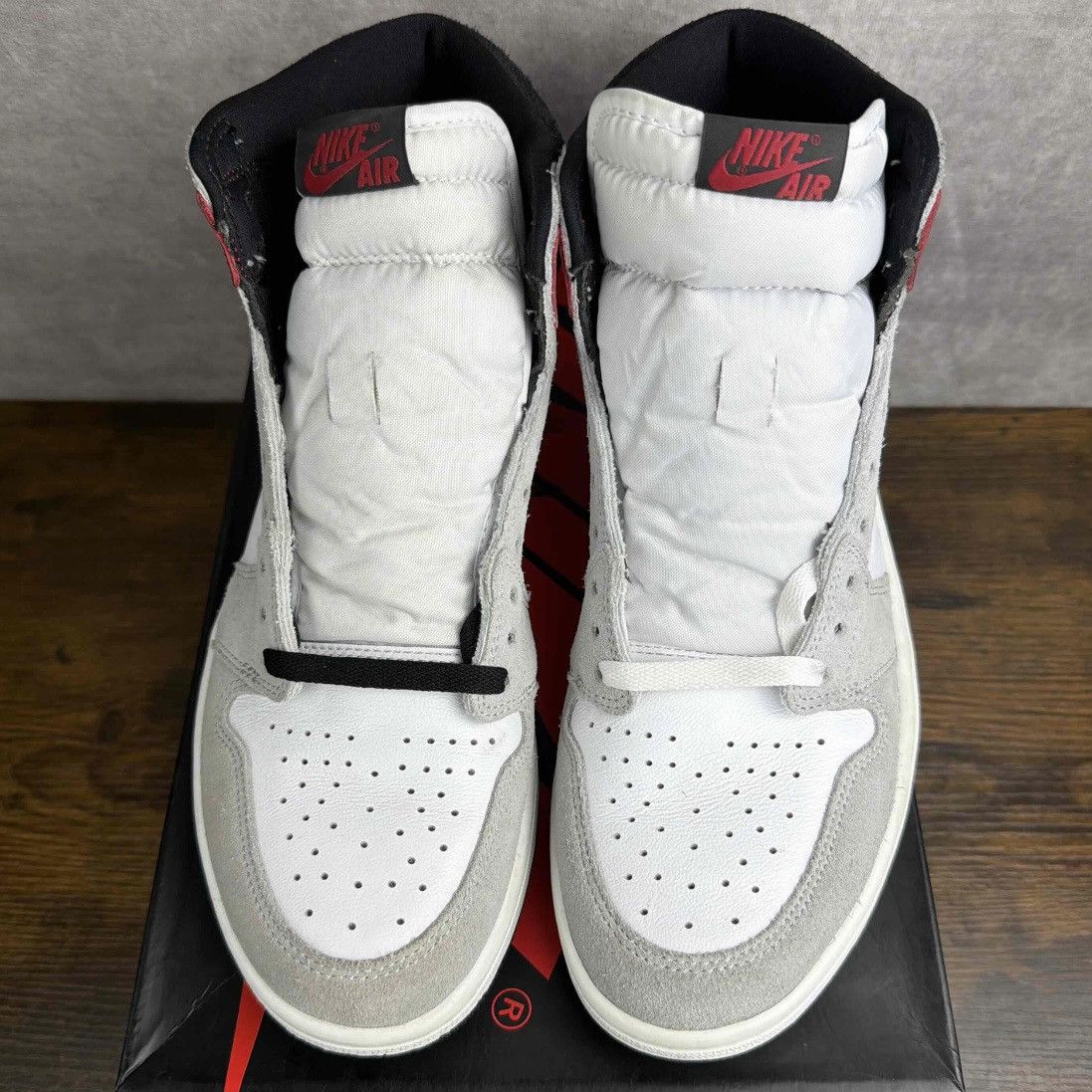 Jordan Brand Air Jordan 1 Retro High Light Smoke Grey Size 11 555088-126 Size US 11 / EU 44 - 5 Thumbnail