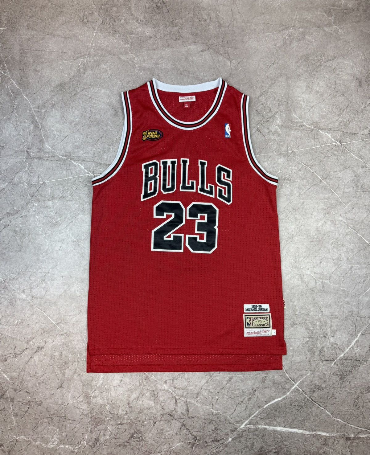 Mitchell & Ness Mitchell & Ness NBA Rep Jersey Bulls '97-'98 Michael Jordan Size US XL / EU 56 / 4 - 1 Thumbnail