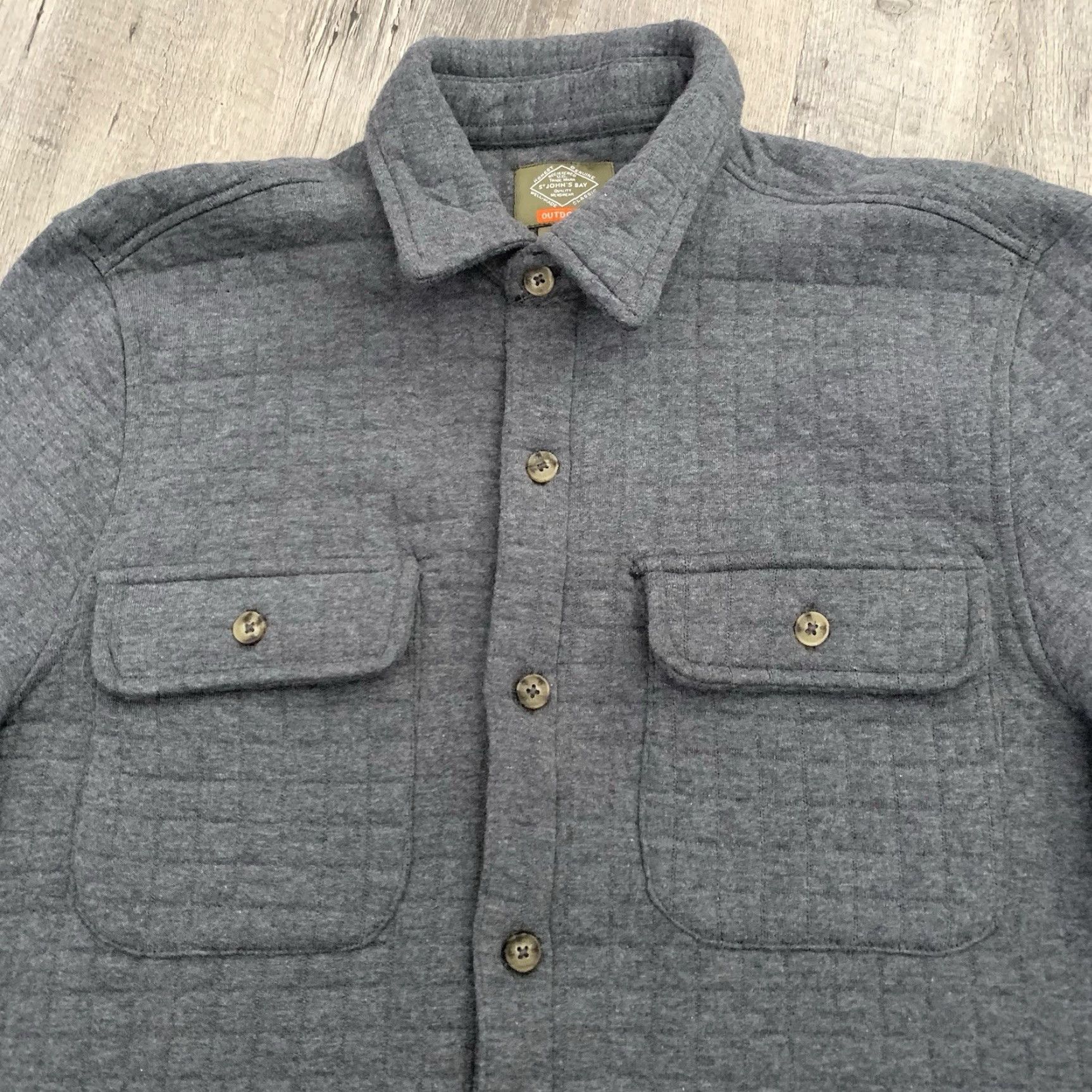 Vintage St. Johns Bay Outdoor Quilted Button-Up Shirt Mens Sz Small Gray Shacket Pockets Shirt Size US S / EU 44-46 / 1 - 3 Thumbnail
