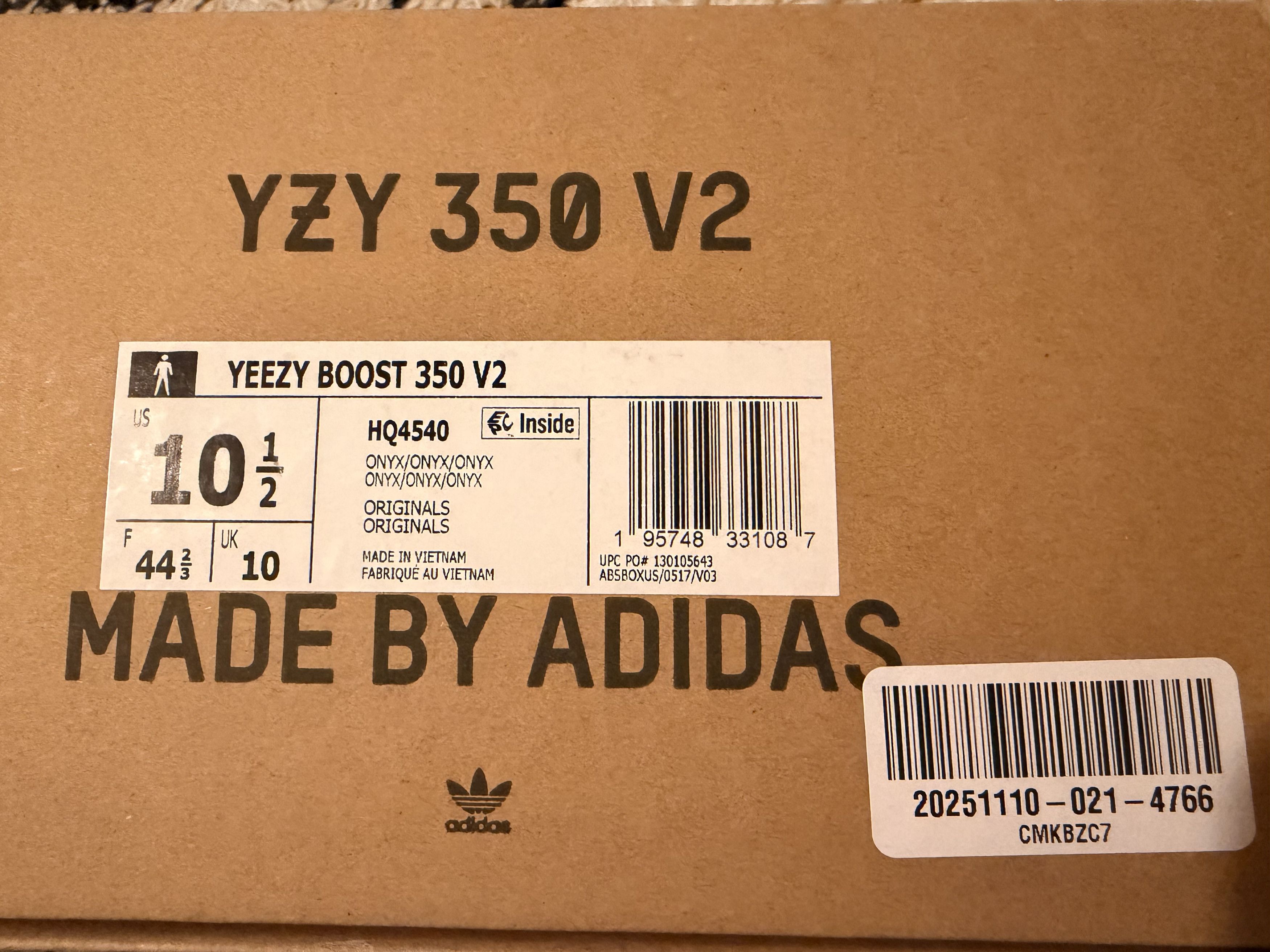 Yeezy Yeezy Boost 350 V2 Onyx Size US 10.5 / EU 43-44 - 8 Thumbnail