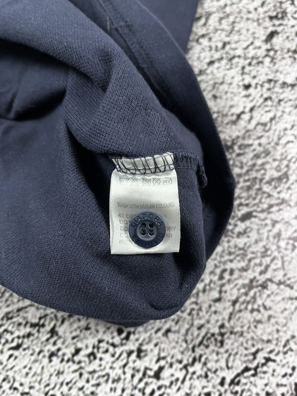 Diadora VINTAGE Diadora 90s Polo Faded Shirt Streetwear Size S Size US XS / EU 42 / 0 - 4 Thumbnail