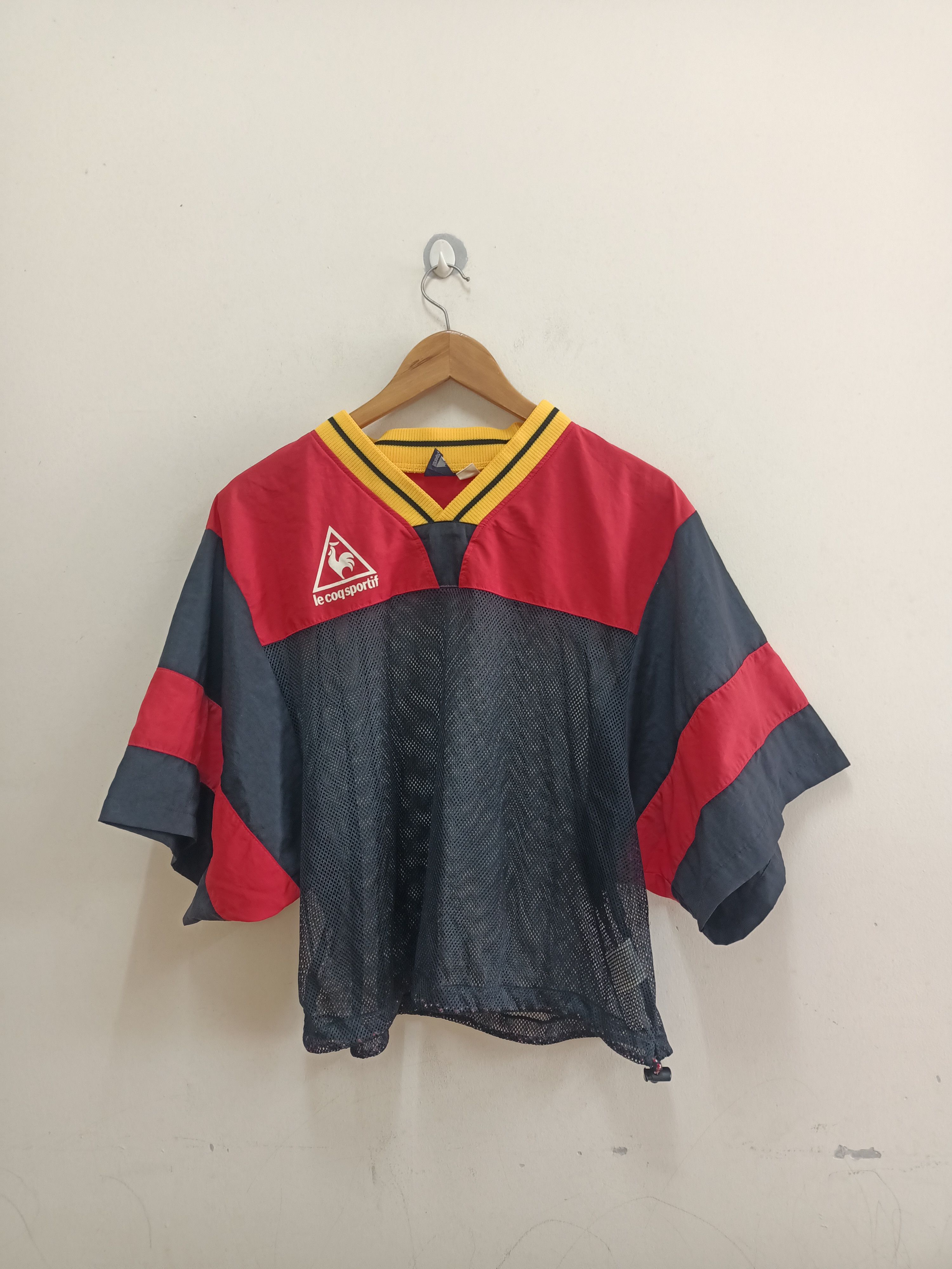 Le Coq Sportif Vintage Le coq sportif crop top mesh t-shirt Size US L / EU 52-54 / 3 - 1 Thumbnail
