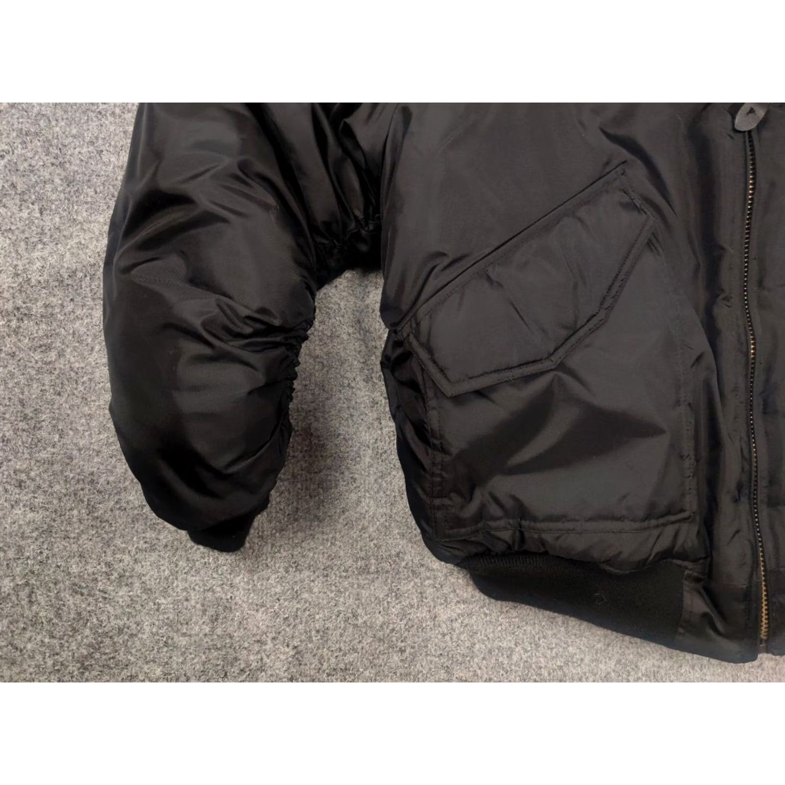 Vintage VINTAGE Air Force MA2 USA Flight Cold Weather Army Black Bomber Jacket Military Jacket Size US L / EU 52-54 / 3 - 5 Thumbnail