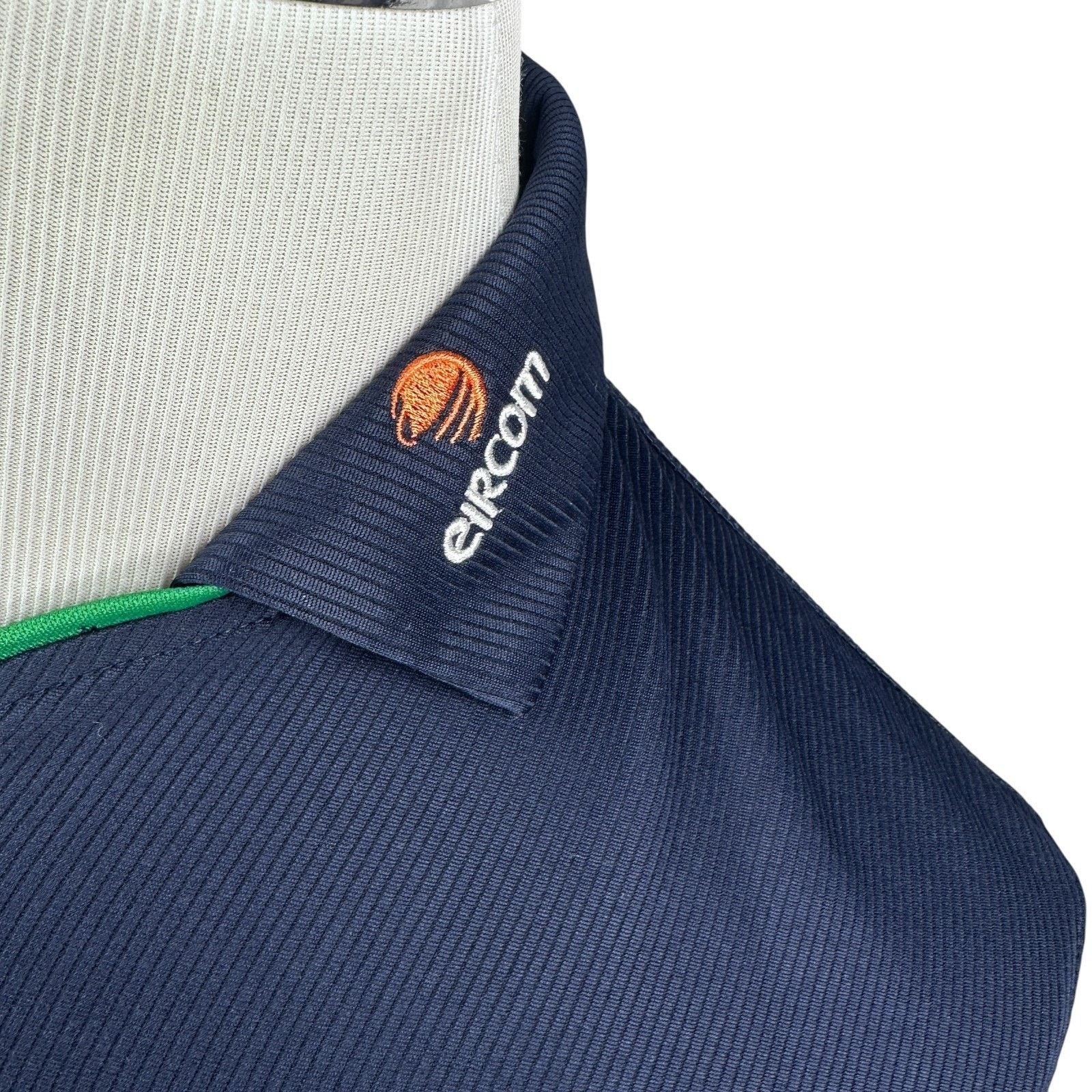 Umbro Umbro 2001 2002 Ireland National Football Team Jersey Mens M Size US M / EU 48-50 / 2 - 4 Thumbnail