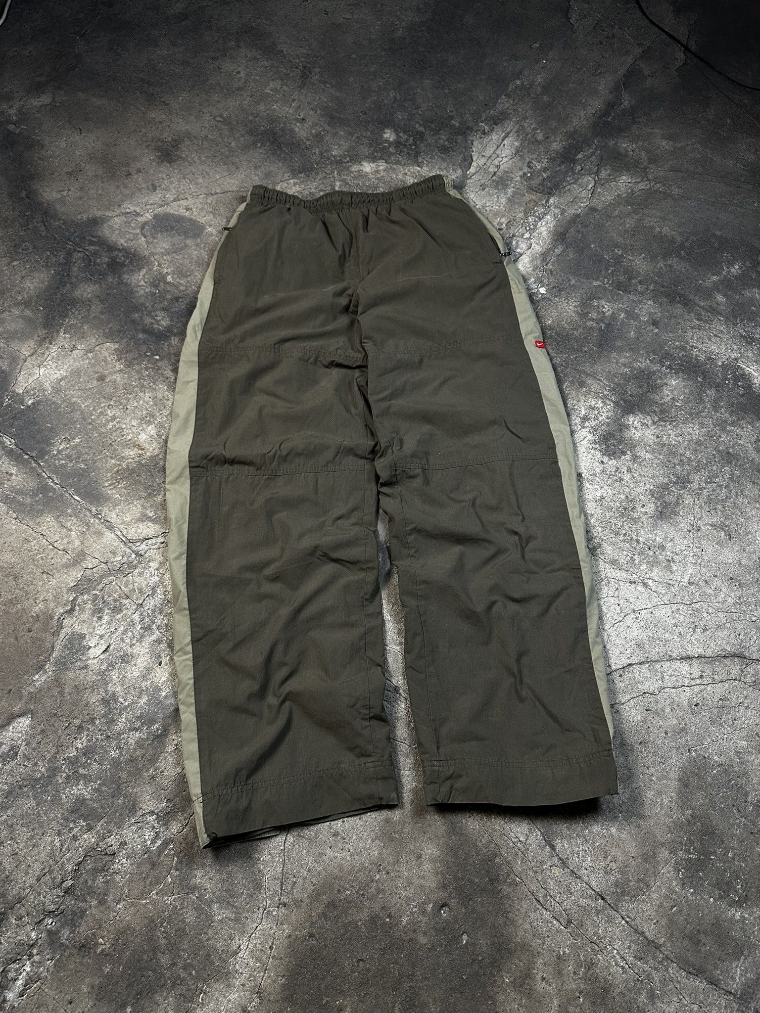 Nike 00s Vintage Nike Nylon Oversized Trackpants Y2k Size US 36 / EU 52 - 1 Thumbnail