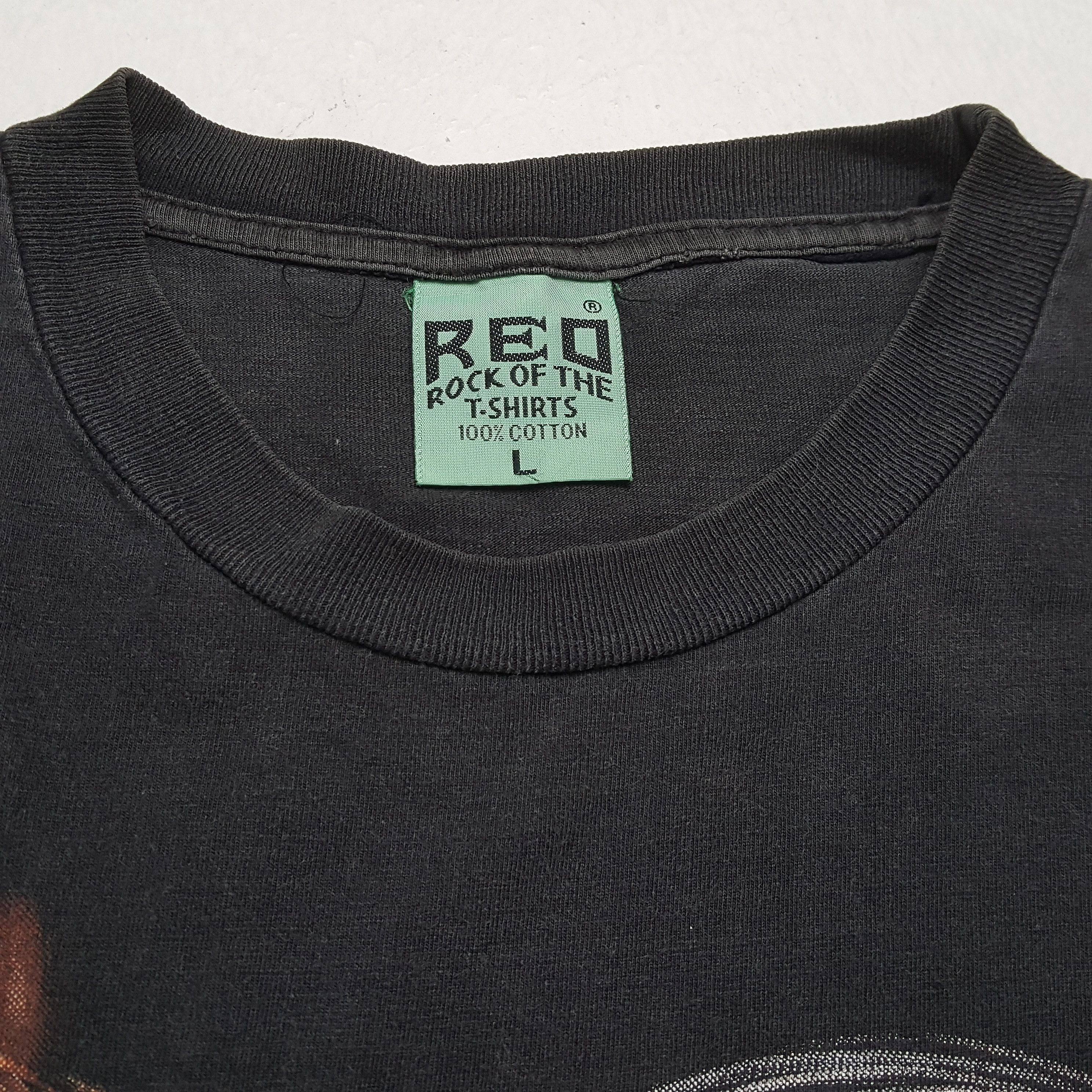 Vintage Vintage 90's TITANIC American Lovers Movie T-Shirts Size US L / EU 52-54 / 3 - 7 Thumbnail
