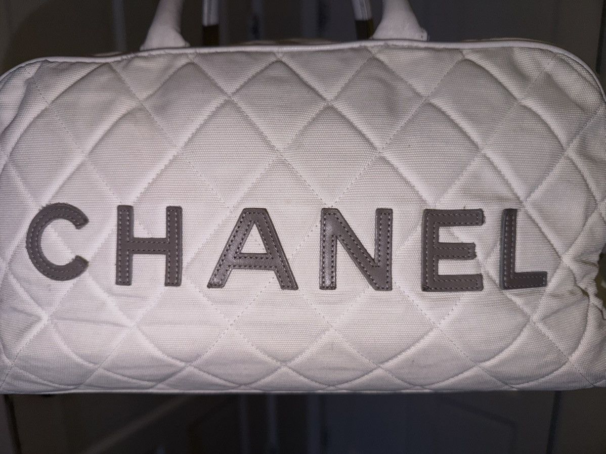 Chanel Chanel White Bowling Mini Handbang Size ONE SIZE - 2 Thumbnail