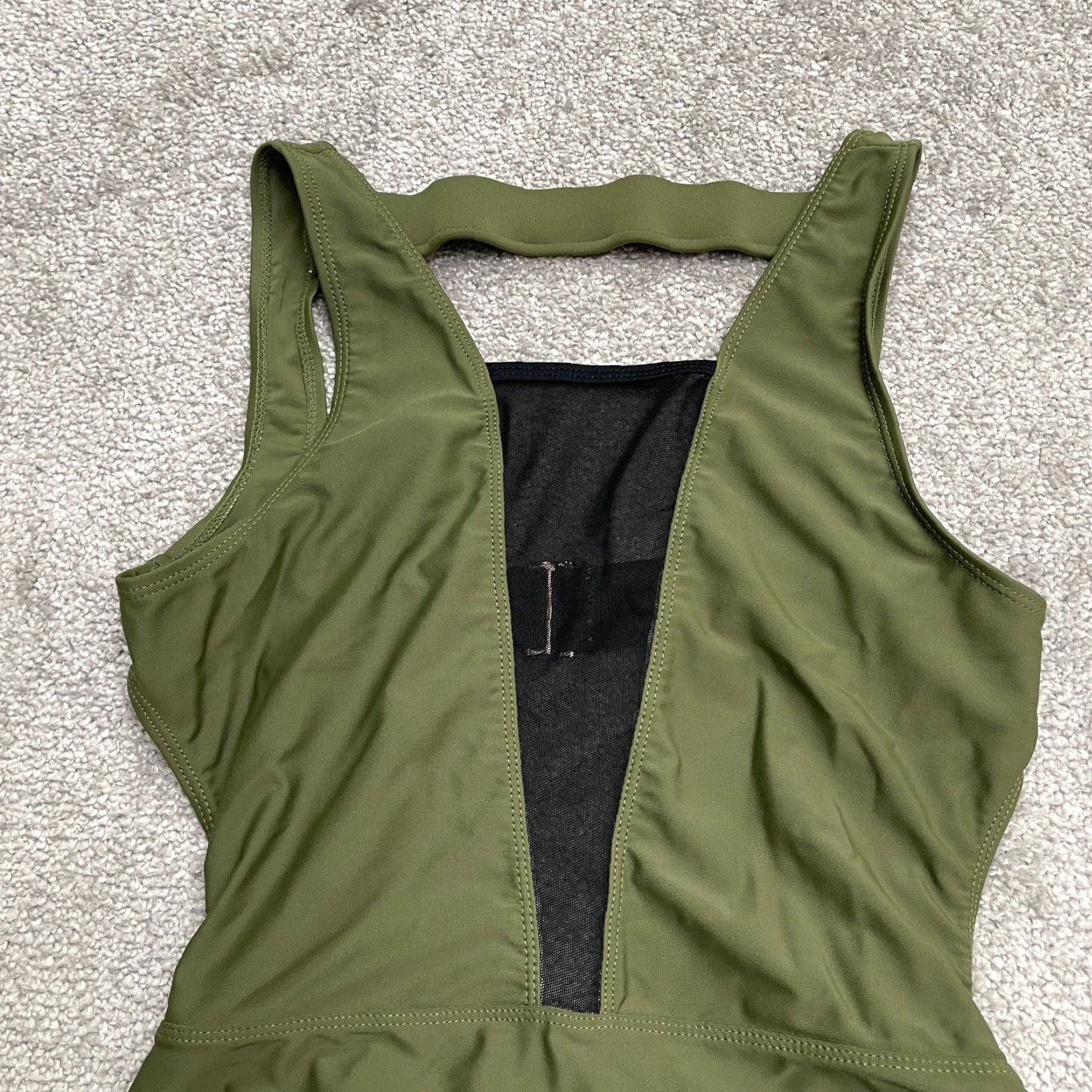 Vintage CUPSHE One Piece Swimwear Bodysuit Women's Medium Green Backless Beach Summer Bathing Suit Adult M Green Backless Women's Size M / US 6-8 / IT 42-44 - 3 Thumbnail