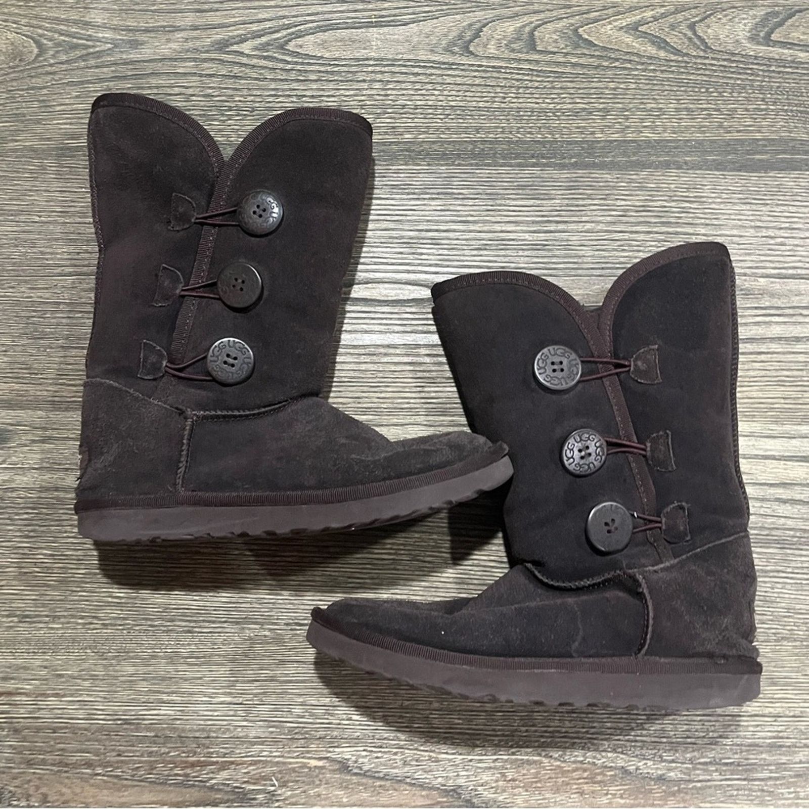 Ugg UGG Australia Bailey Button Triplet II Sheepskin Boots Size US 8 / IT 38 - 1 Thumbnail