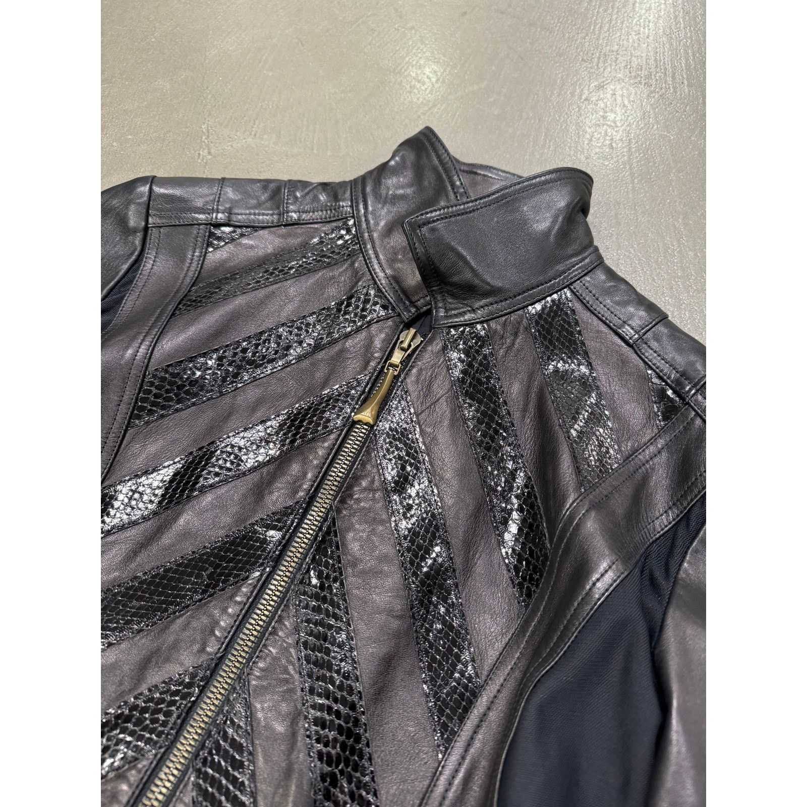 Roberto Cavalli A/W 2000 Roberto Cavalli biker jacket with flared sleeves Size M / US 6-8 / IT 42-44 - 4 Thumbnail