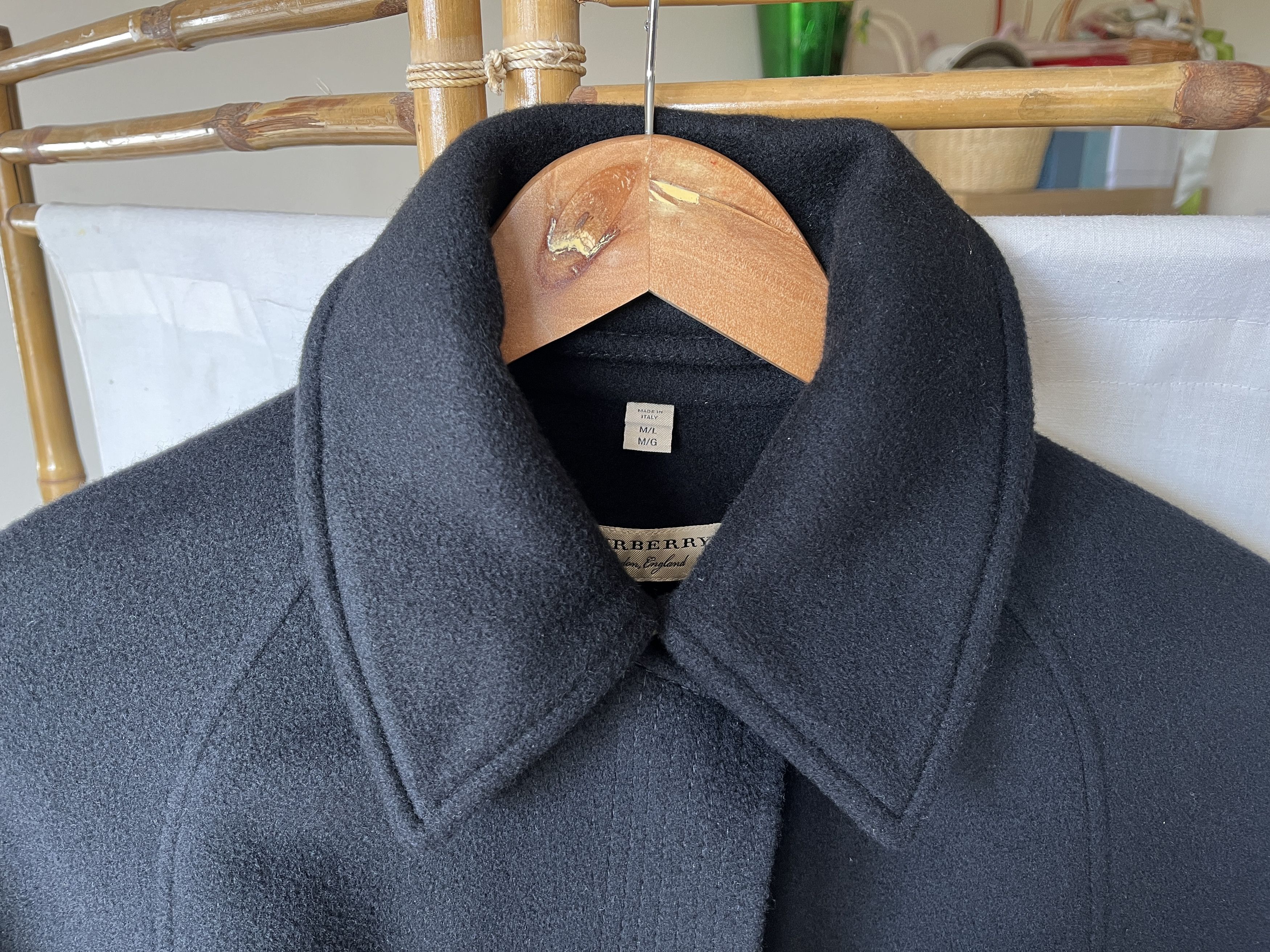 Burberry Burberry Cashmere Cape. Black. Medium. Size M / US 6-8 / IT 42-44 - 2 Thumbnail