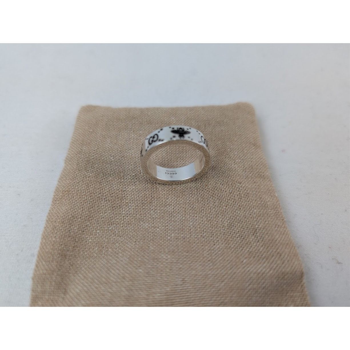 Gucci o1rshd1 Size: 17 / Bee Engraved Ring in Silver Size ONE SIZE - 8 Thumbnail