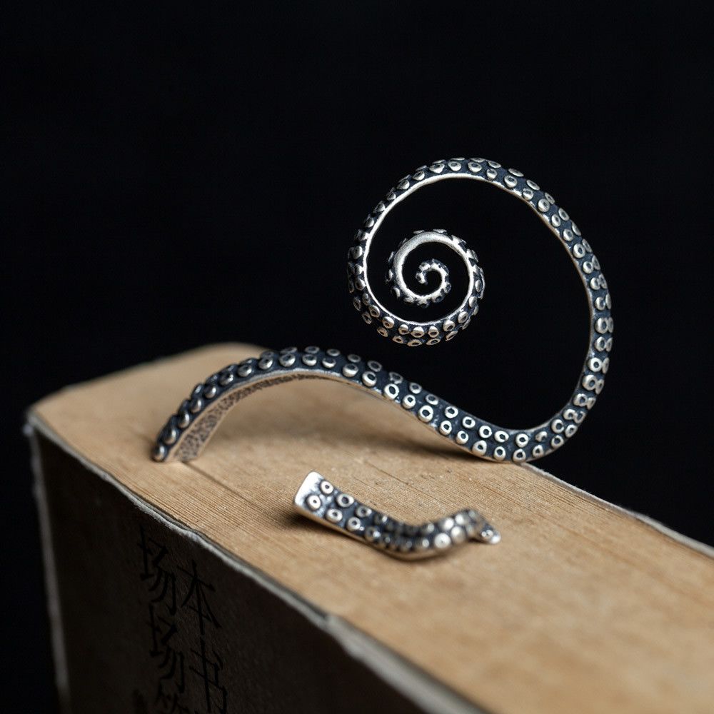 Jewelry Deep-sea monster Rare Earrings One Pairs Chrome Jewelry Size ONE SIZE - 1 Thumbnail
