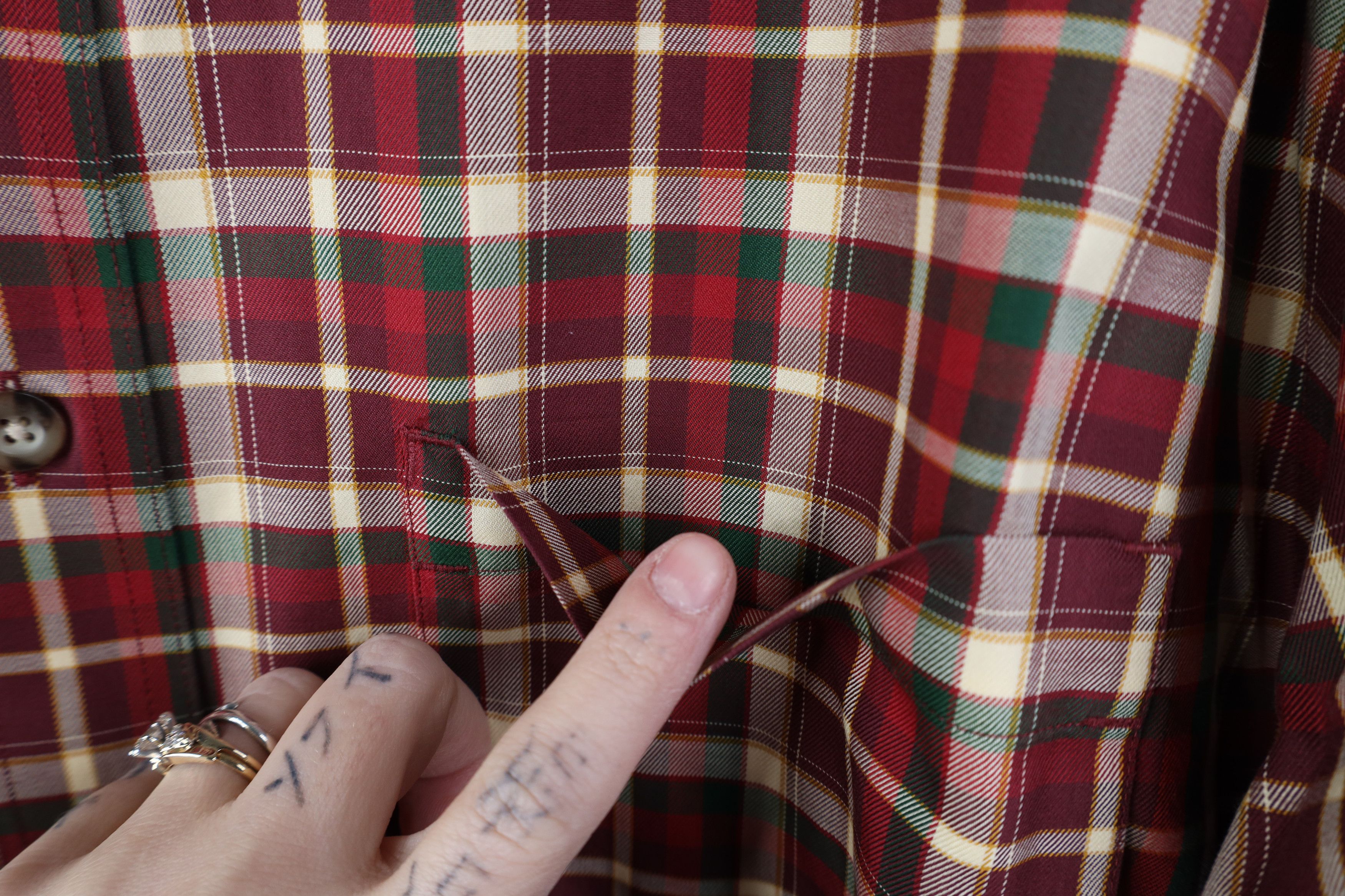 Cabelas Vintage Cabelas Collared Button Down Shirt Red Plaid Cotton Size US L / EU 52-54 / 3 - 8 Thumbnail
