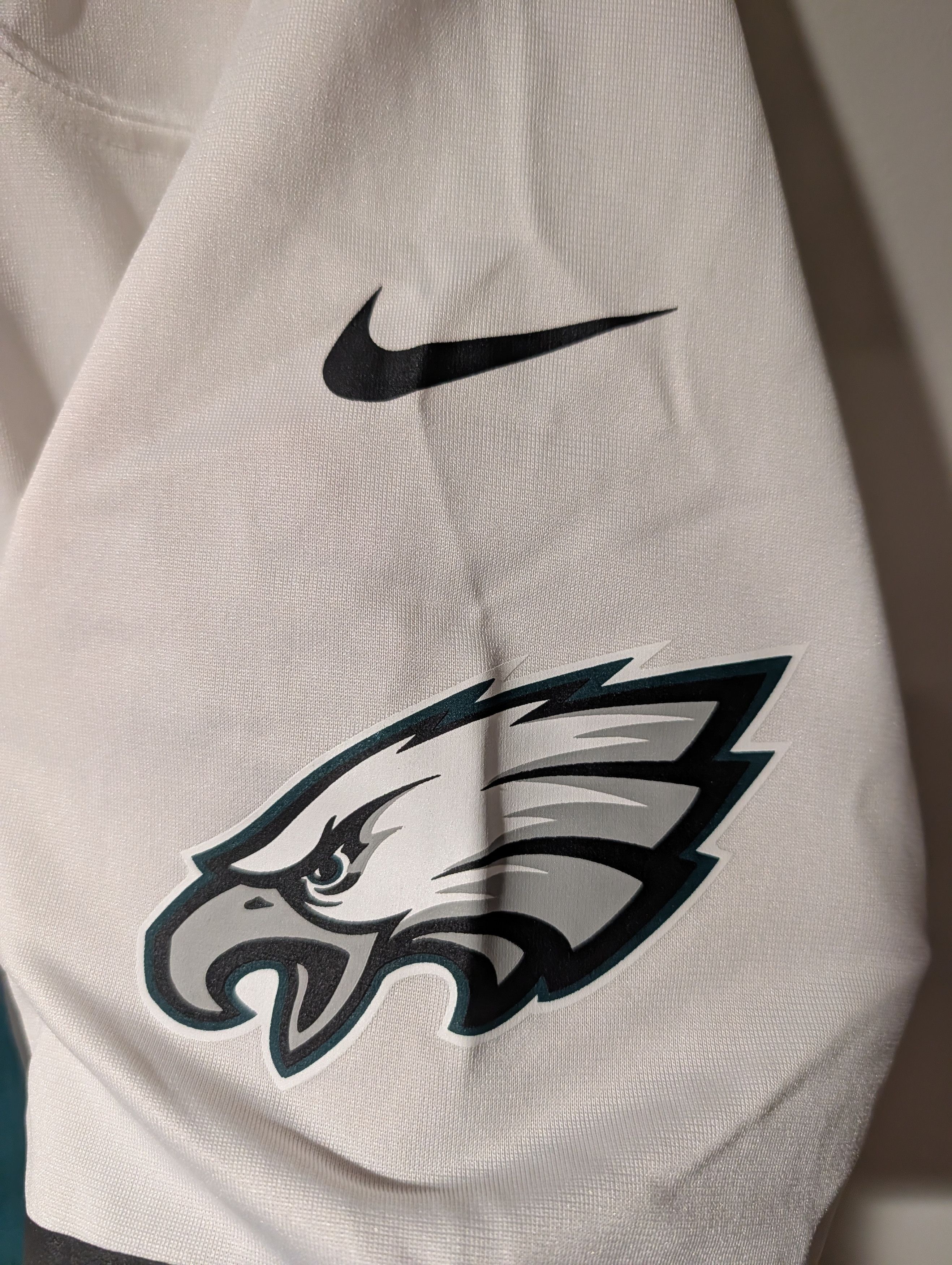 NFL Nike Philadelphia Eagles Carson Wentz #11 Jersey MED Size US M / EU 48-50 / 2 - 4 Thumbnail