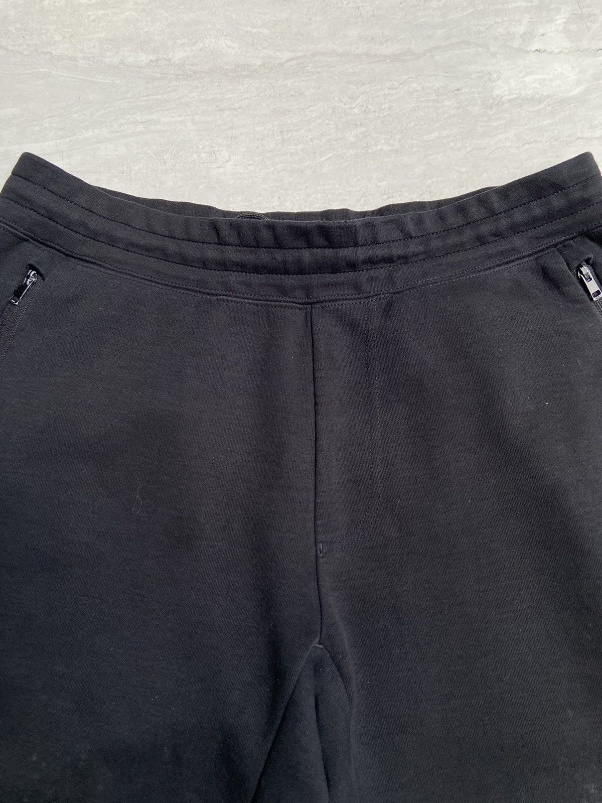 Uniqlo UNIQLO Black Joggers Pants Size US 30 / EU 46 - 9 Thumbnail