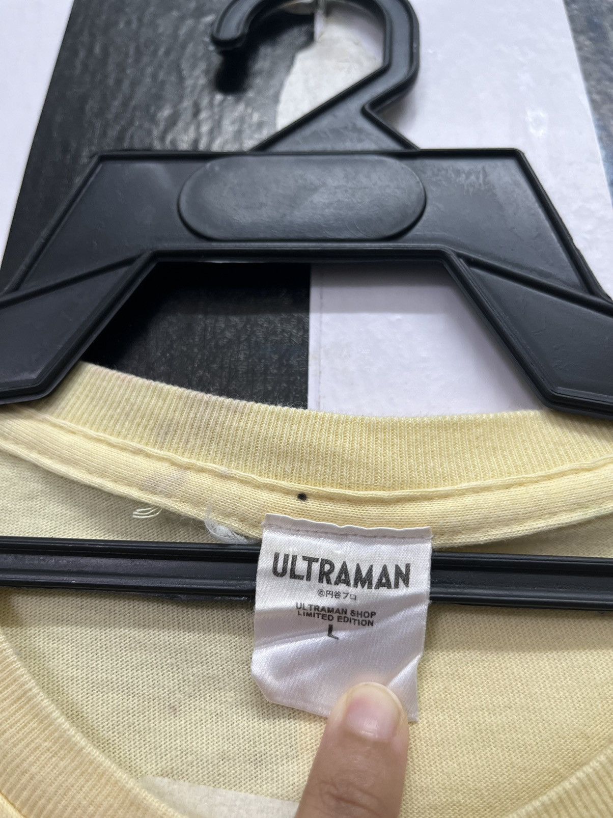 Anime × Japanese Brand × Uniqlo Ultraman art Size US L / EU 52-54 / 3 - 4 Thumbnail