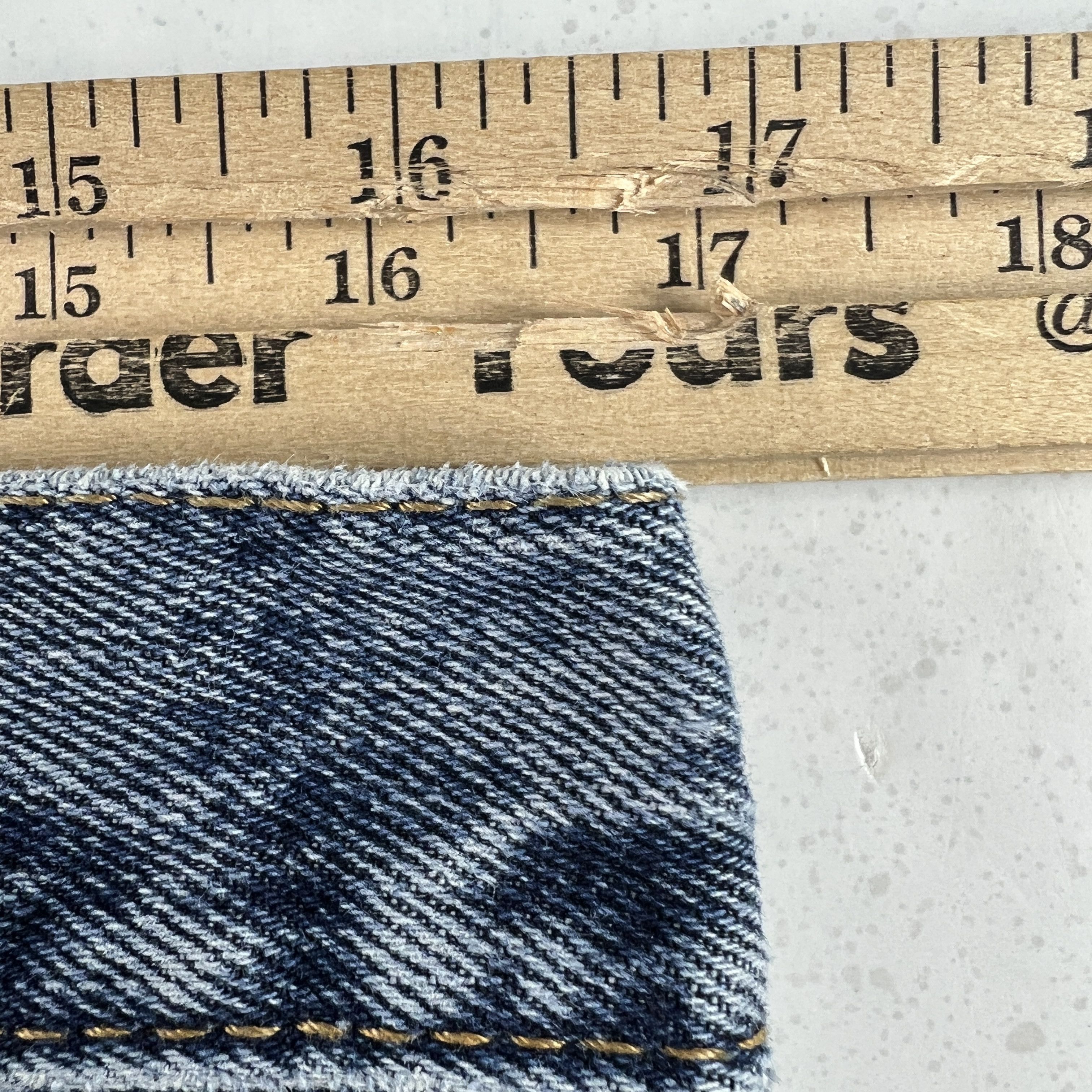 Levi's Levi's Jean Shorts 517 Faded Cut Off Frayed Hem Denim Jorts Size US 33 - 21 Thumbnail