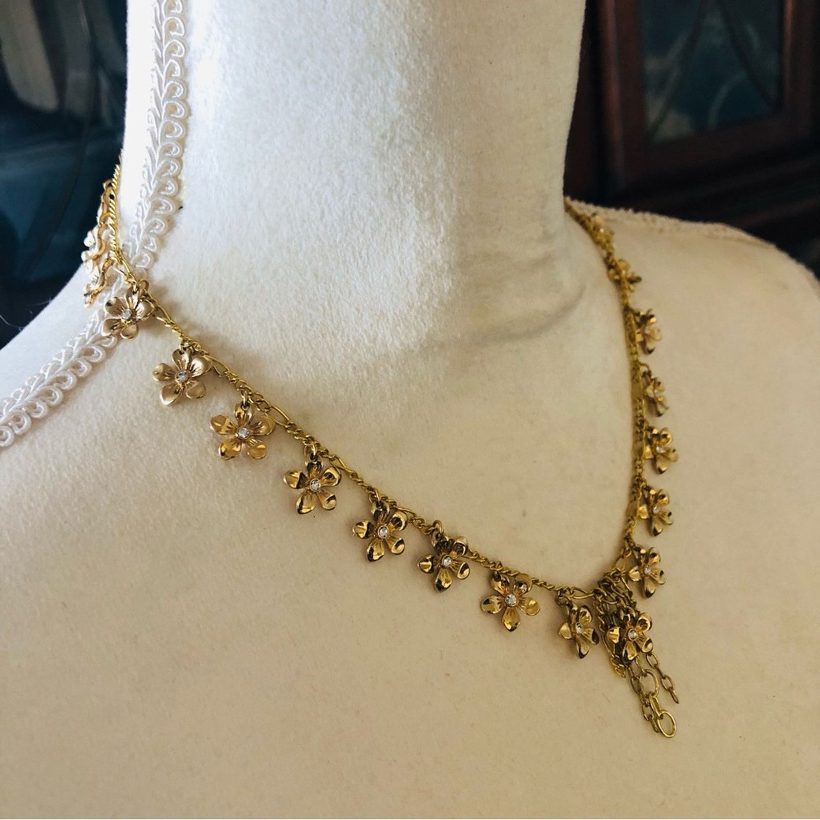 Vintage Vintage clear rhinestone accent flower necklace Size ONE SIZE - 3 Thumbnail