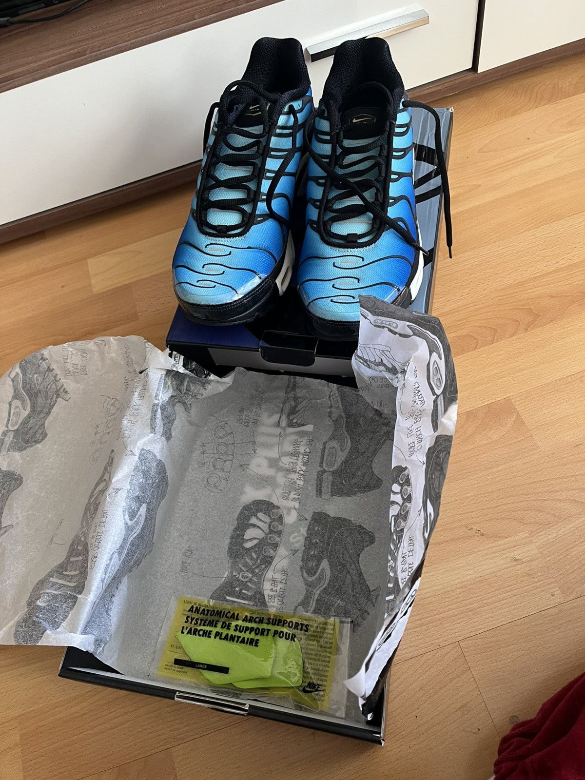 Nike Nike Air Max TN OG Hyperblue 2018 Size US 11 / EU 44 - 14 Thumbnail