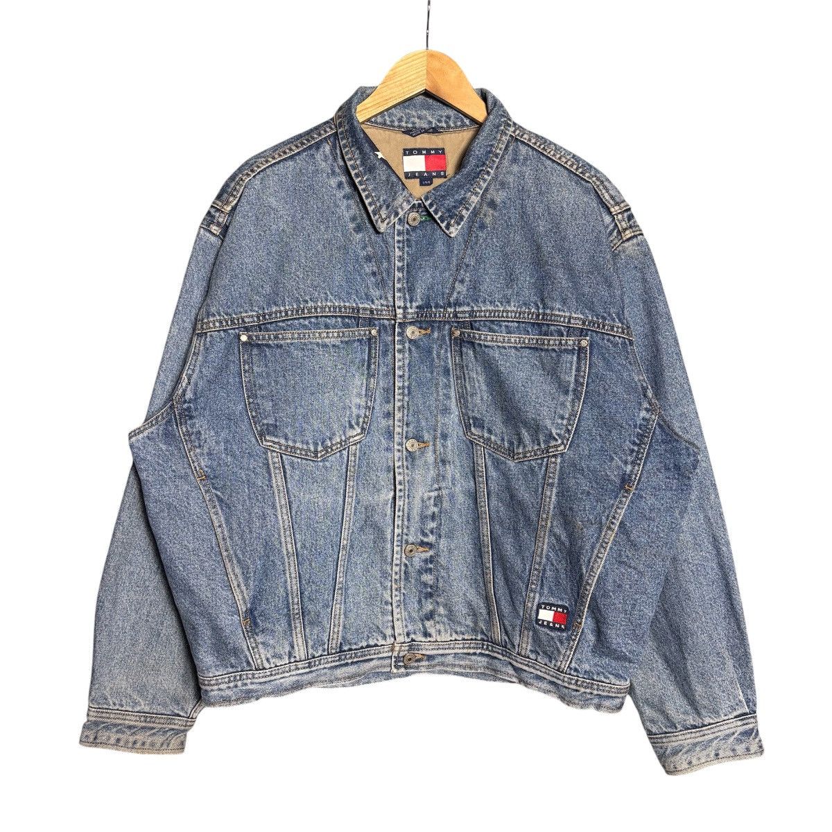 Tommy Hilfiger × Vintage Vintage 90s Tommy Hilfiger Patch Logo Denim Jacket Size US L / EU 52-54 / 3 - 2 Thumbnail