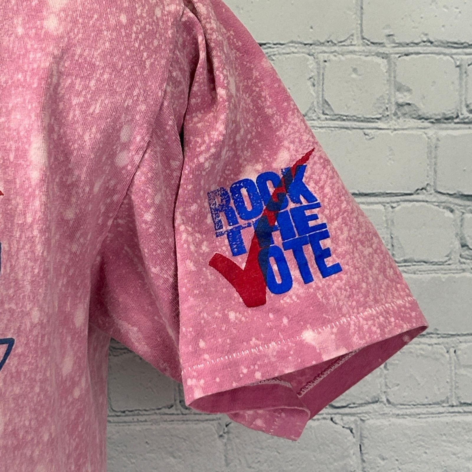 Vintage Vintage 90s MTV Rock the Vote Surf and Soul T Shirt Pink L Size US L / EU 52-54 / 3 - 5 Thumbnail
