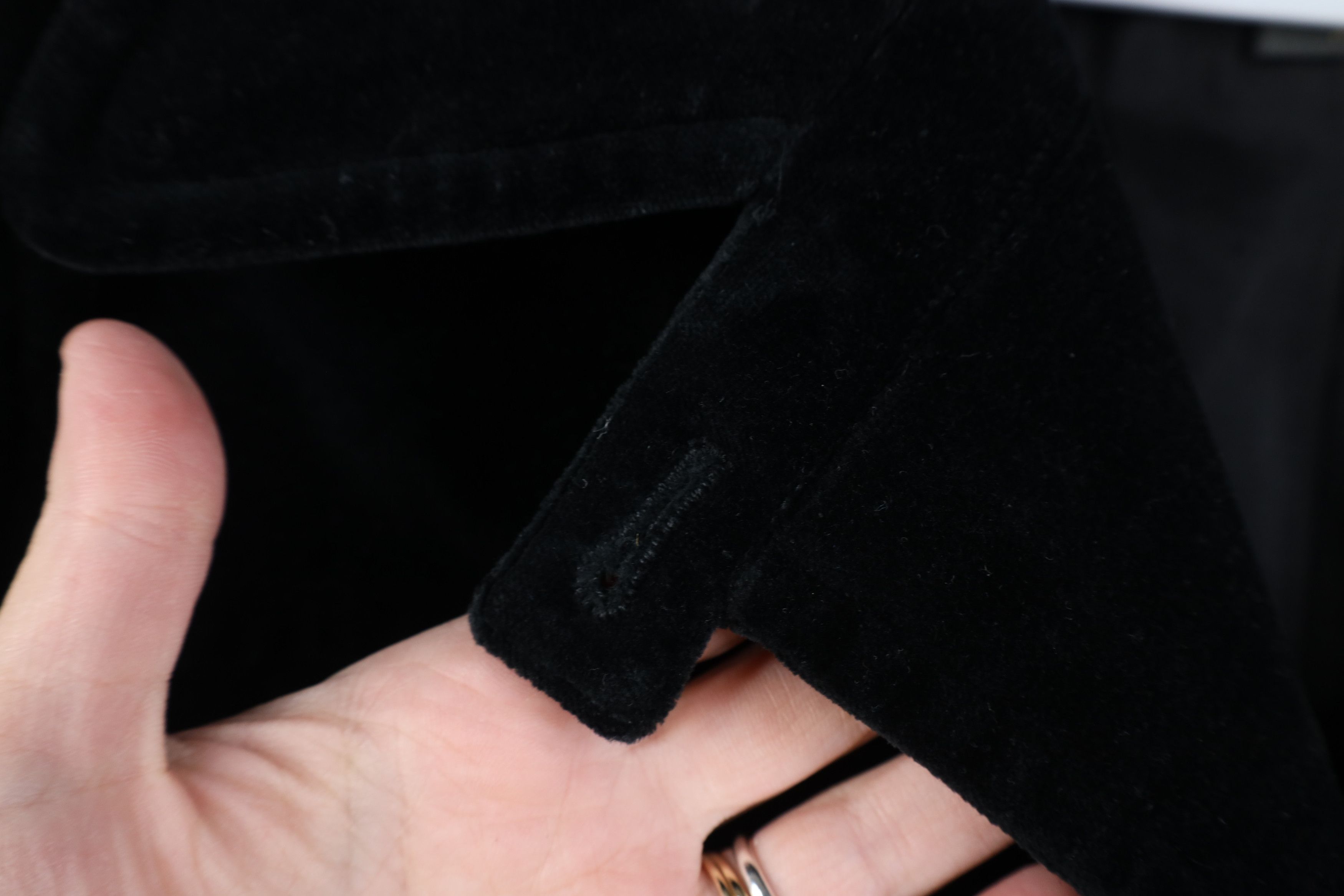 Banana Republic Vintage Banana Republic Velvet Velour Button Jacket Black Size L / US 10 / IT 46 - 9 Thumbnail