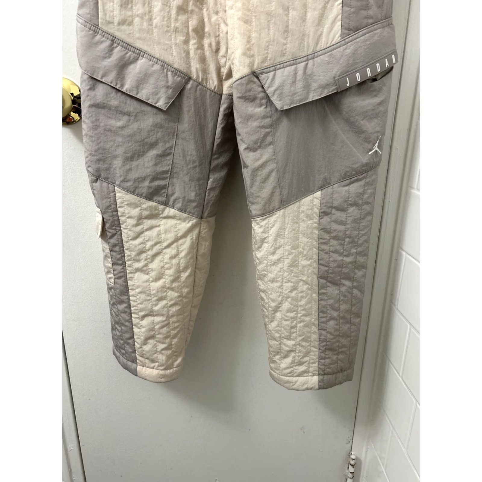 Jordan Brand VINTAGE Jordan Pants Womens L Beige Gray Quilted Active Cargo Pockets YKK DJ2731 140 Size 36" / US 14 / IT 50 - 3 Thumbnail