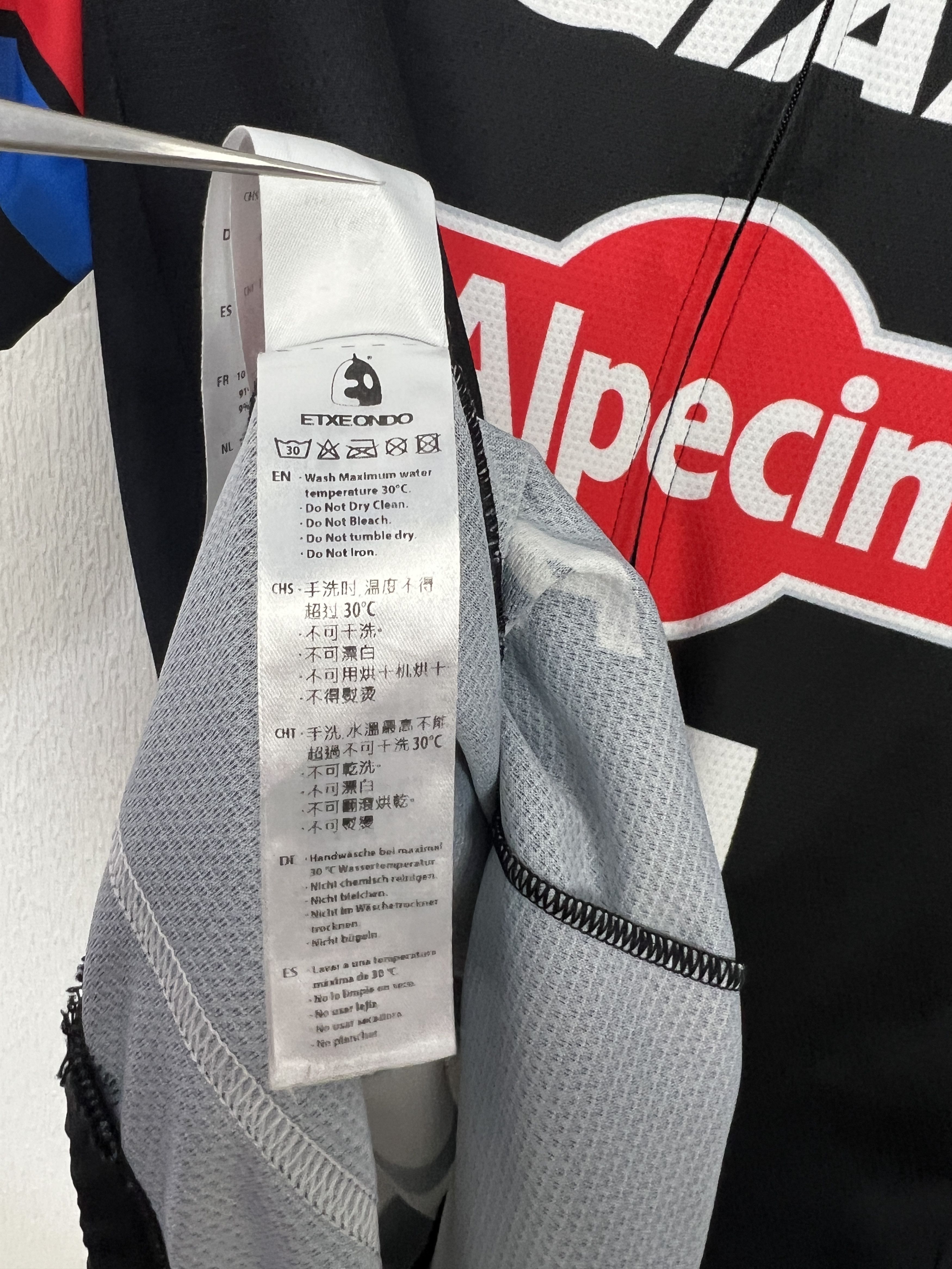 Giant Team Giant Alpecin Etxeondo Cycling Shirt Jersey Cycling Size US XL / EU 56 / 4 - 12 Thumbnail
