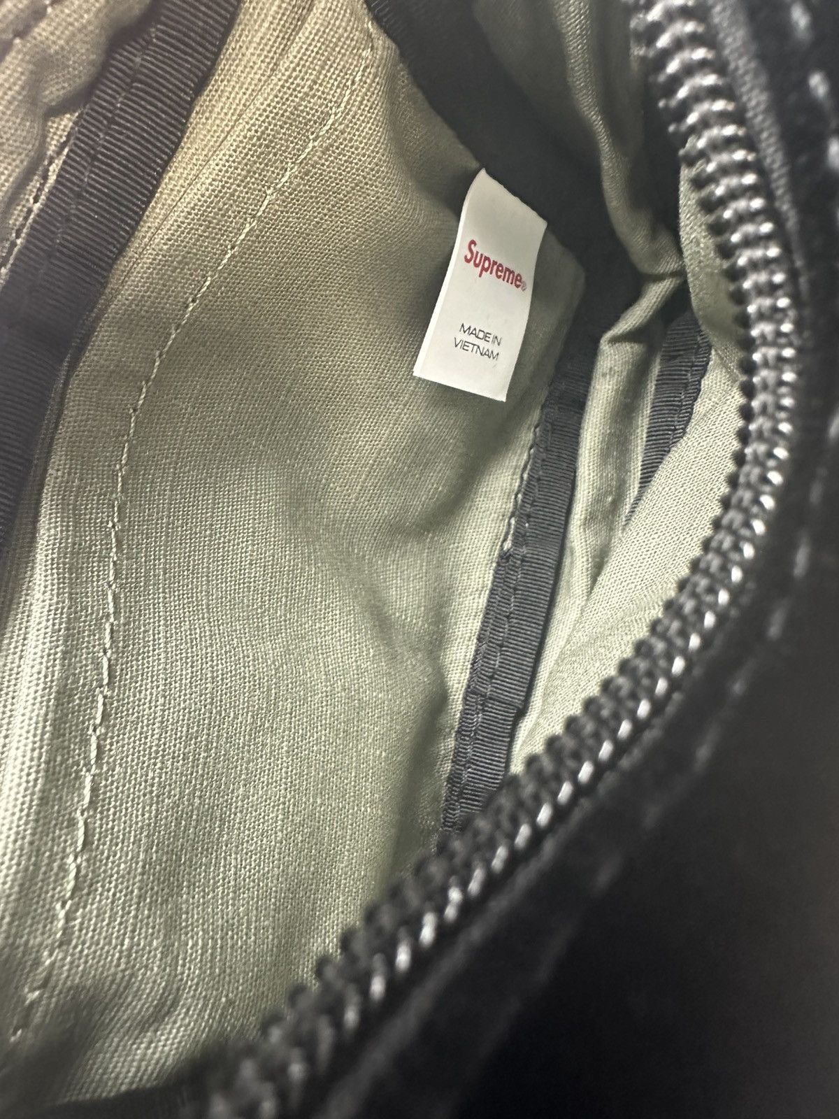 Supreme Supreme Velvet Mini Pouch ‘Black’ Size ONE SIZE - 4 Thumbnail