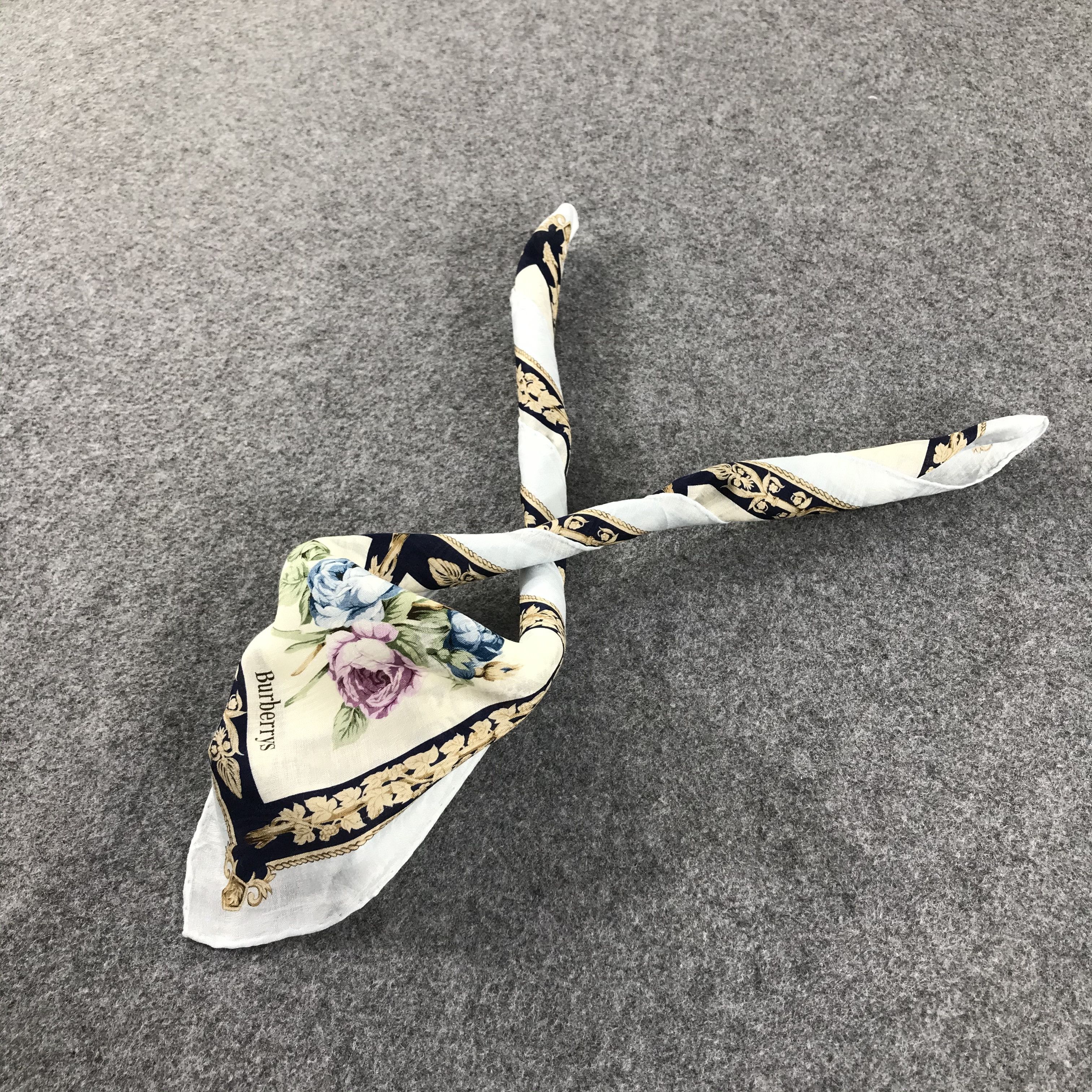 Burberrys Floral Handkerchief Neckerchief Bandana H445