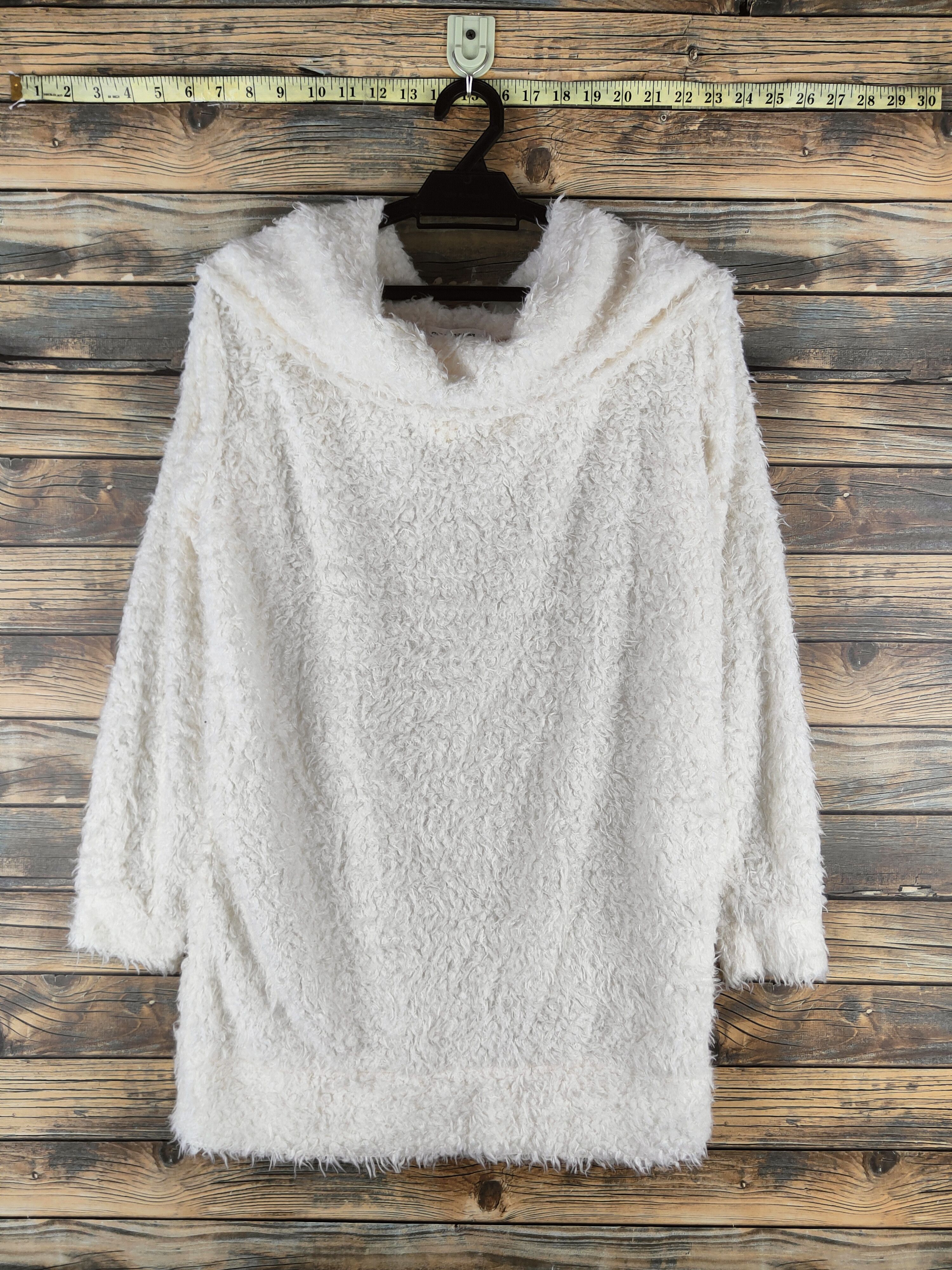 Japanese Brand DL Chip Clip Cream Fur Mohair #46-465 Size L / US 10 / IT 46 - 1 Thumbnail