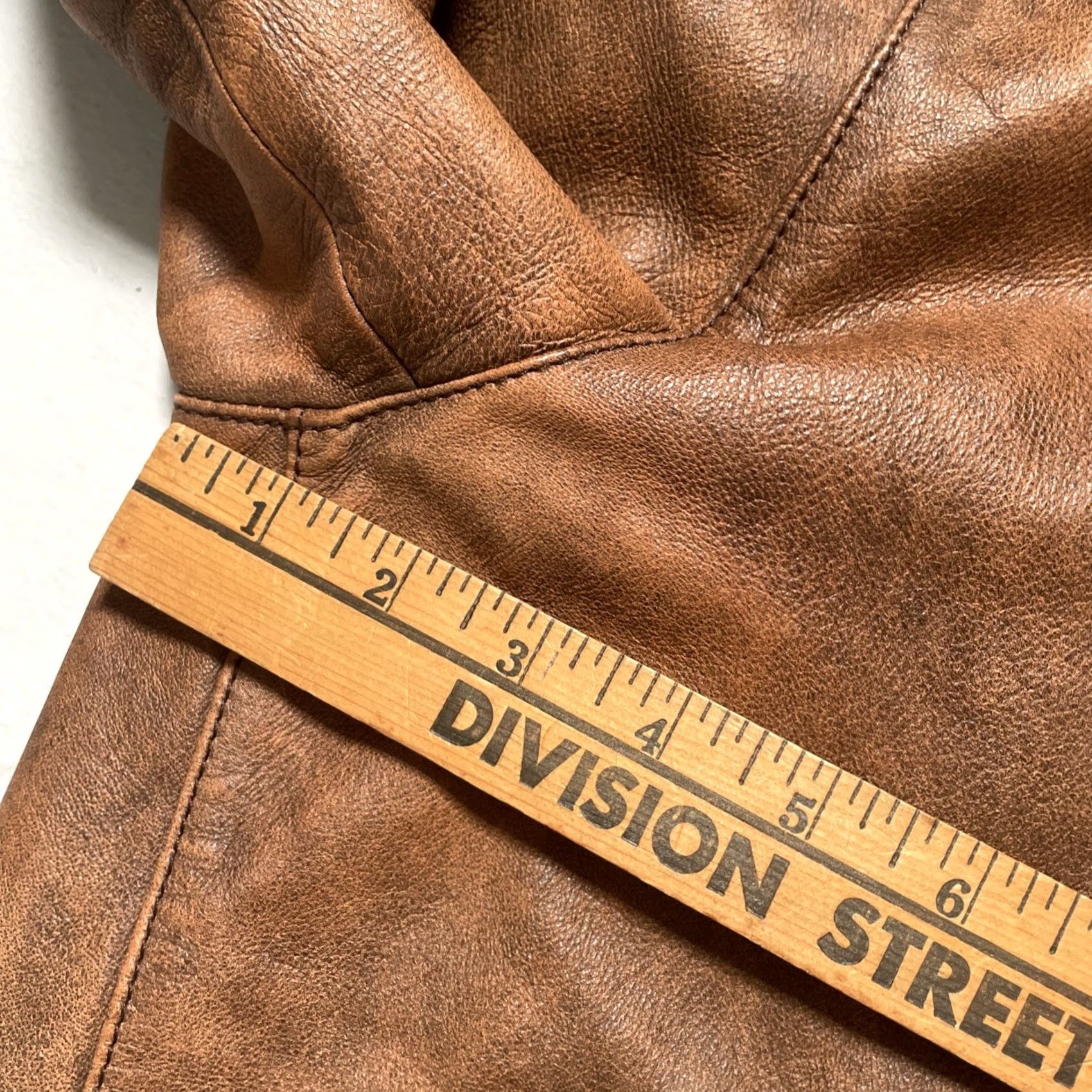 Levi's Vintage Levis Big E Sheepskin Leather Bomber Jacket Made Italy L LVC Style Size US L / EU 52-54 / 3 - 3 Thumbnail